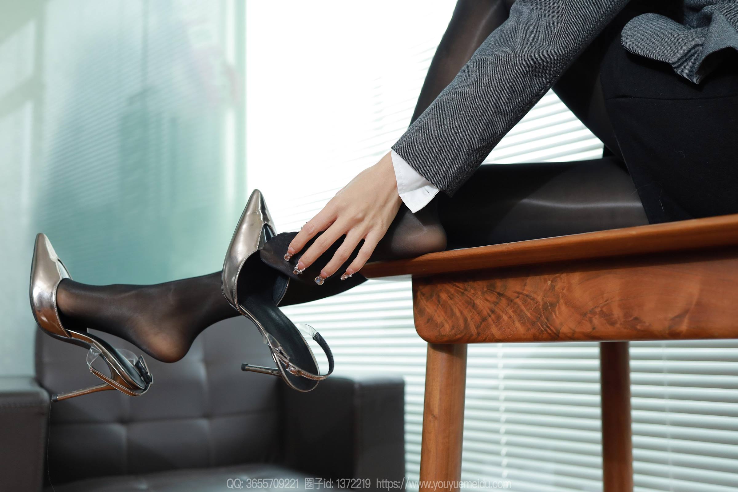 图片[15]-[IESS异思趣向] 2024.01.24 丝享家1646：美子《麻辣女教师》[88P] – 速更版-美库