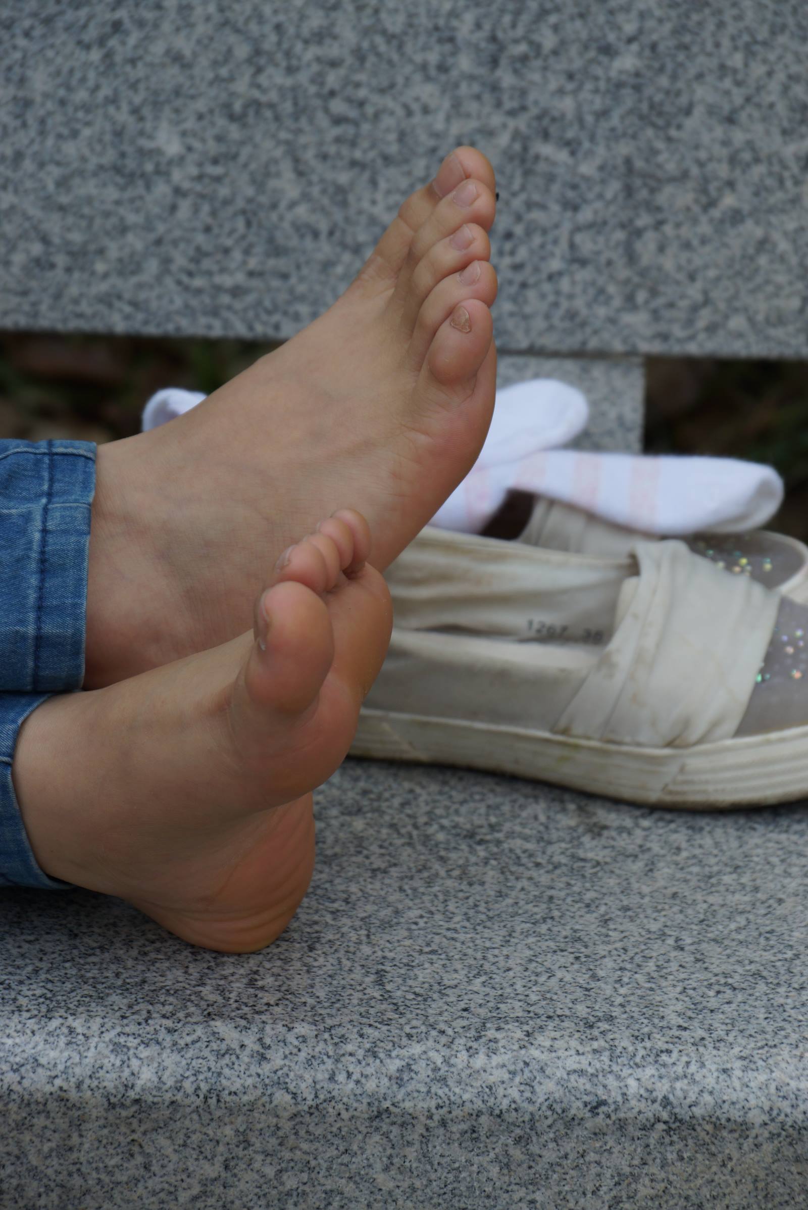 图片[16]-自由摄影 No.071 清纯眼镜MM的个性透明帆布鞋 [65P] – 速更版-美库