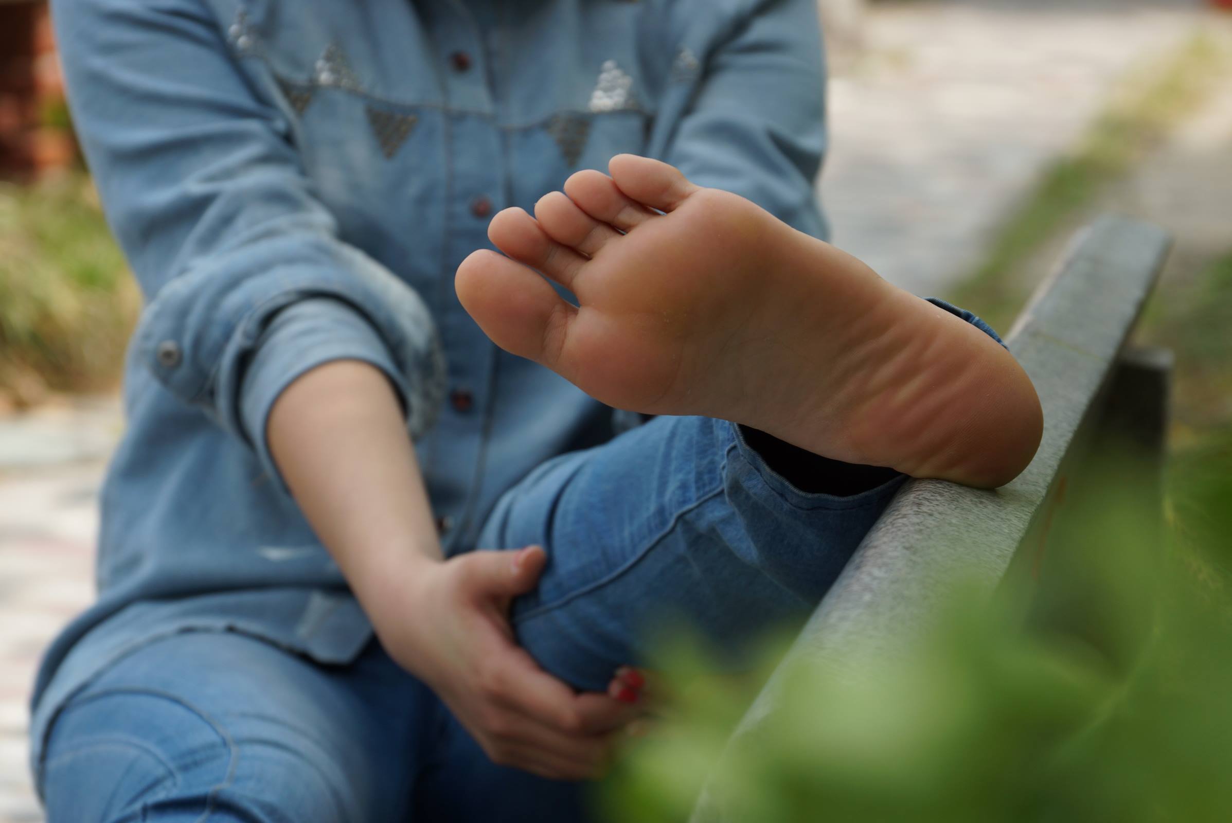 图片[28]-自由摄影 No.071 清纯眼镜MM的个性透明帆布鞋 [65P] – 速更版-美库