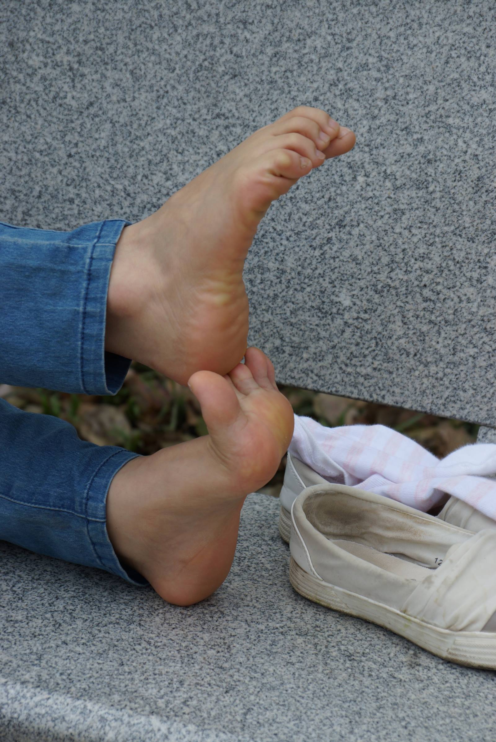 图片[44]-自由摄影 No.071 清纯眼镜MM的个性透明帆布鞋 [65P] – 速更版-美库