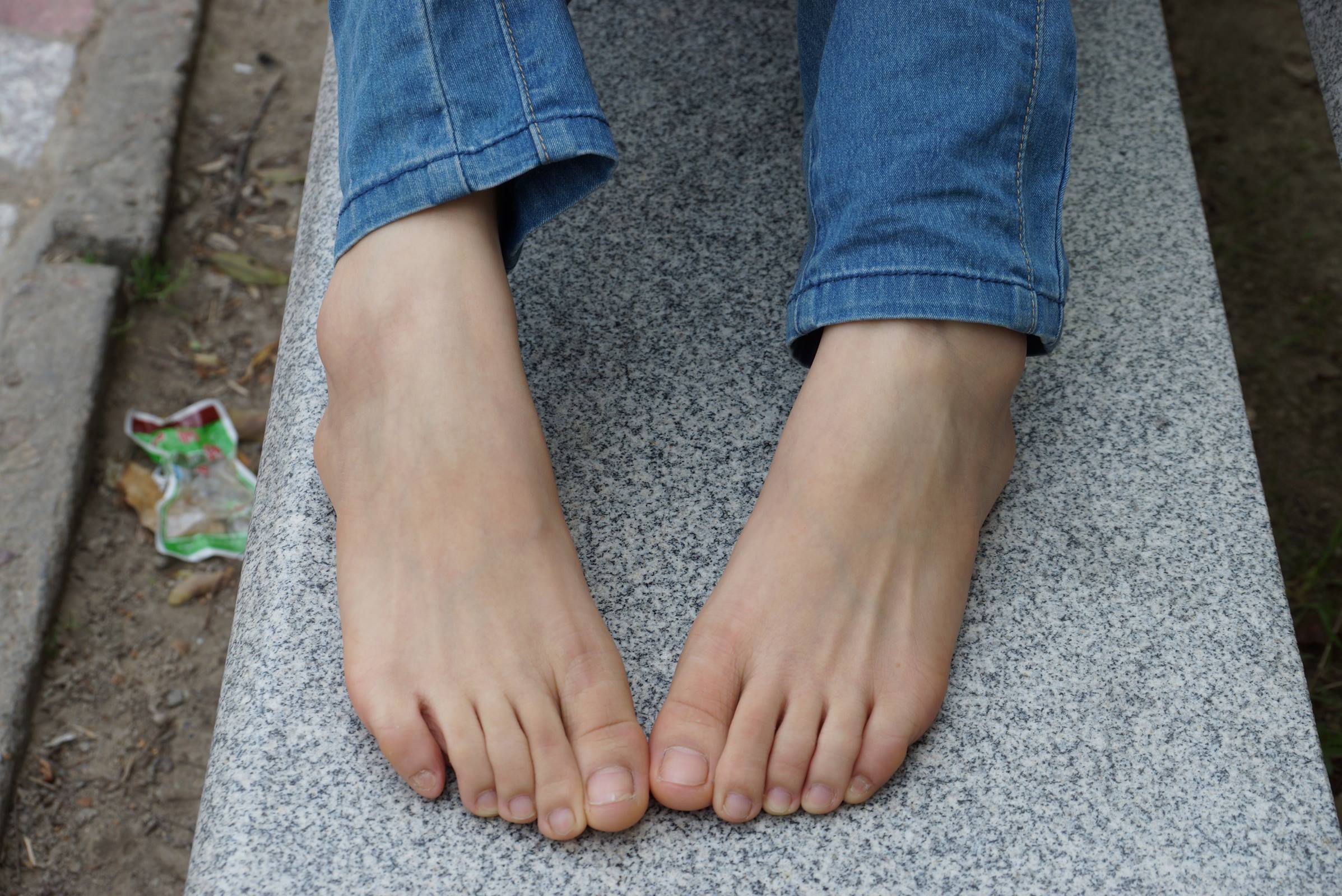 图片[50]-自由摄影 No.071 清纯眼镜MM的个性透明帆布鞋 [65P] – 速更版-美库