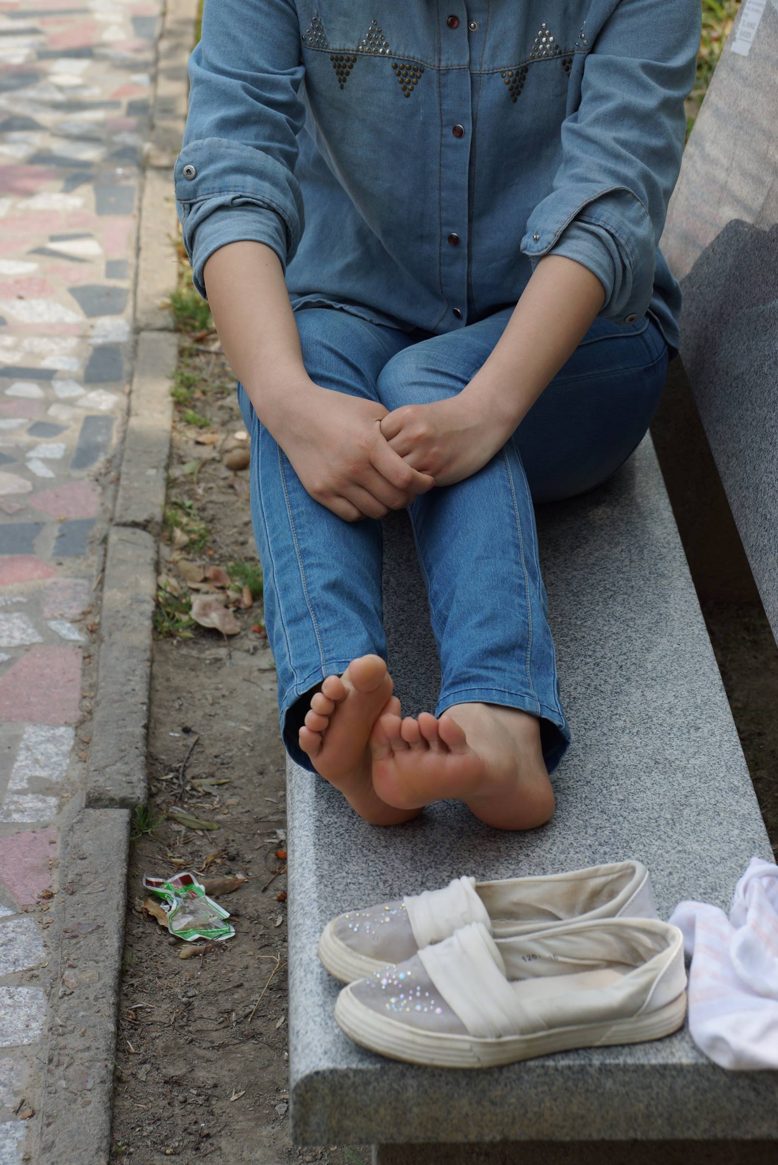 图片[55]-自由摄影 No.071 清纯眼镜MM的个性透明帆布鞋 [65P] – 速更版-美库