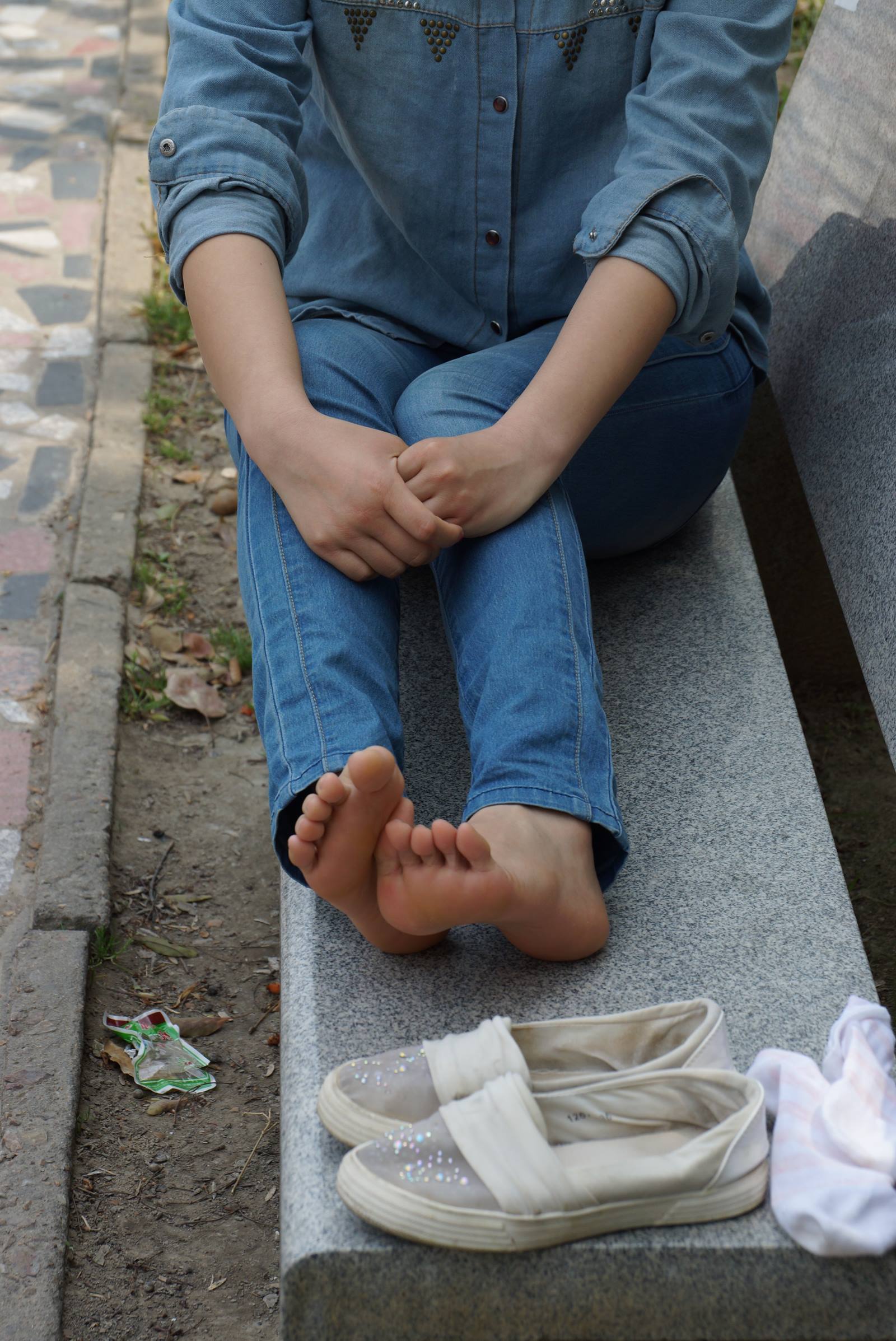 图片[56]-自由摄影 No.071 清纯眼镜MM的个性透明帆布鞋 [65P] – 速更版-美库