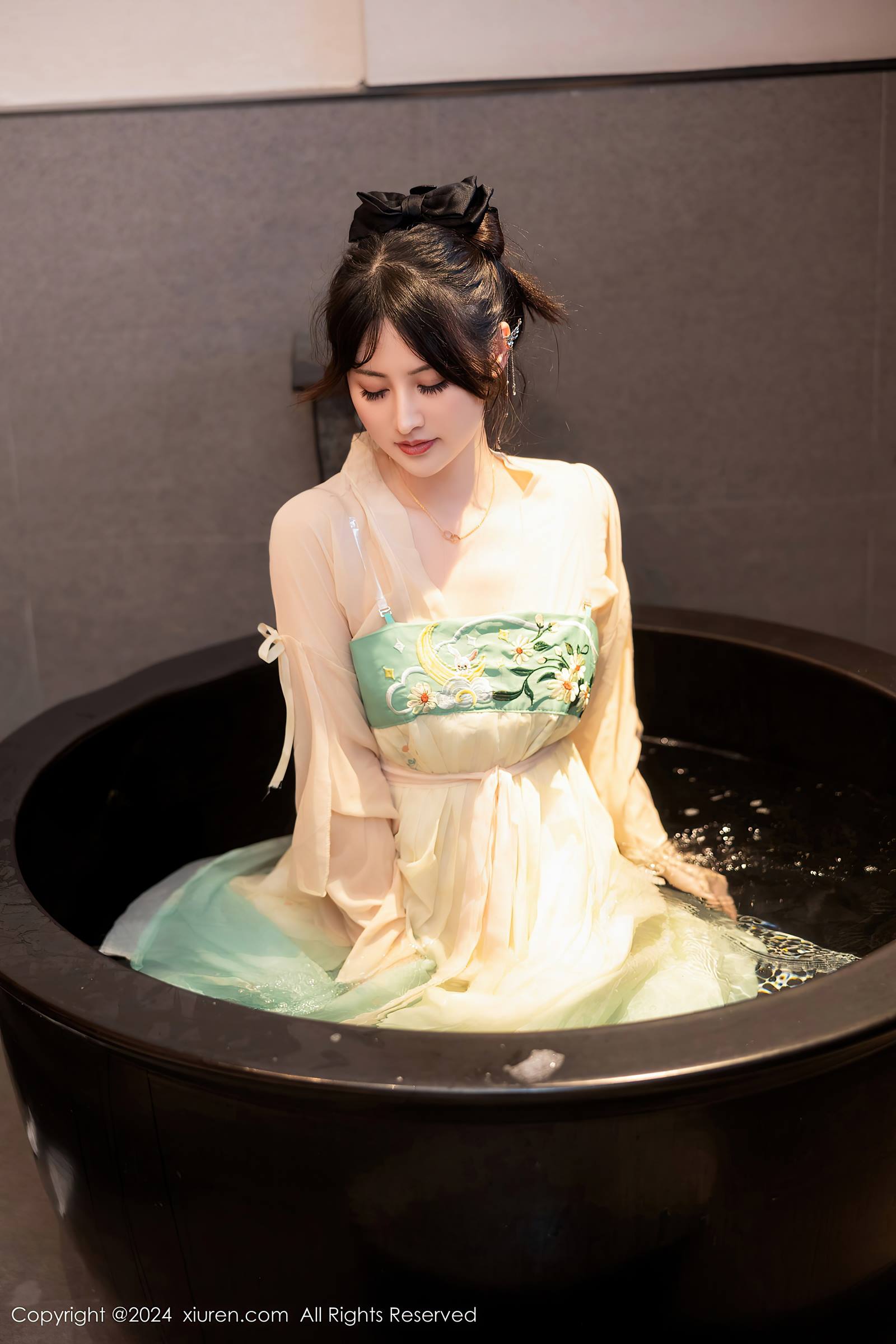 图片[18]-[Xiuren秀人网]2024.02.22 NO.8128 诗诗kiki 听闻山水之间 [22+1P] – 速更版-美库