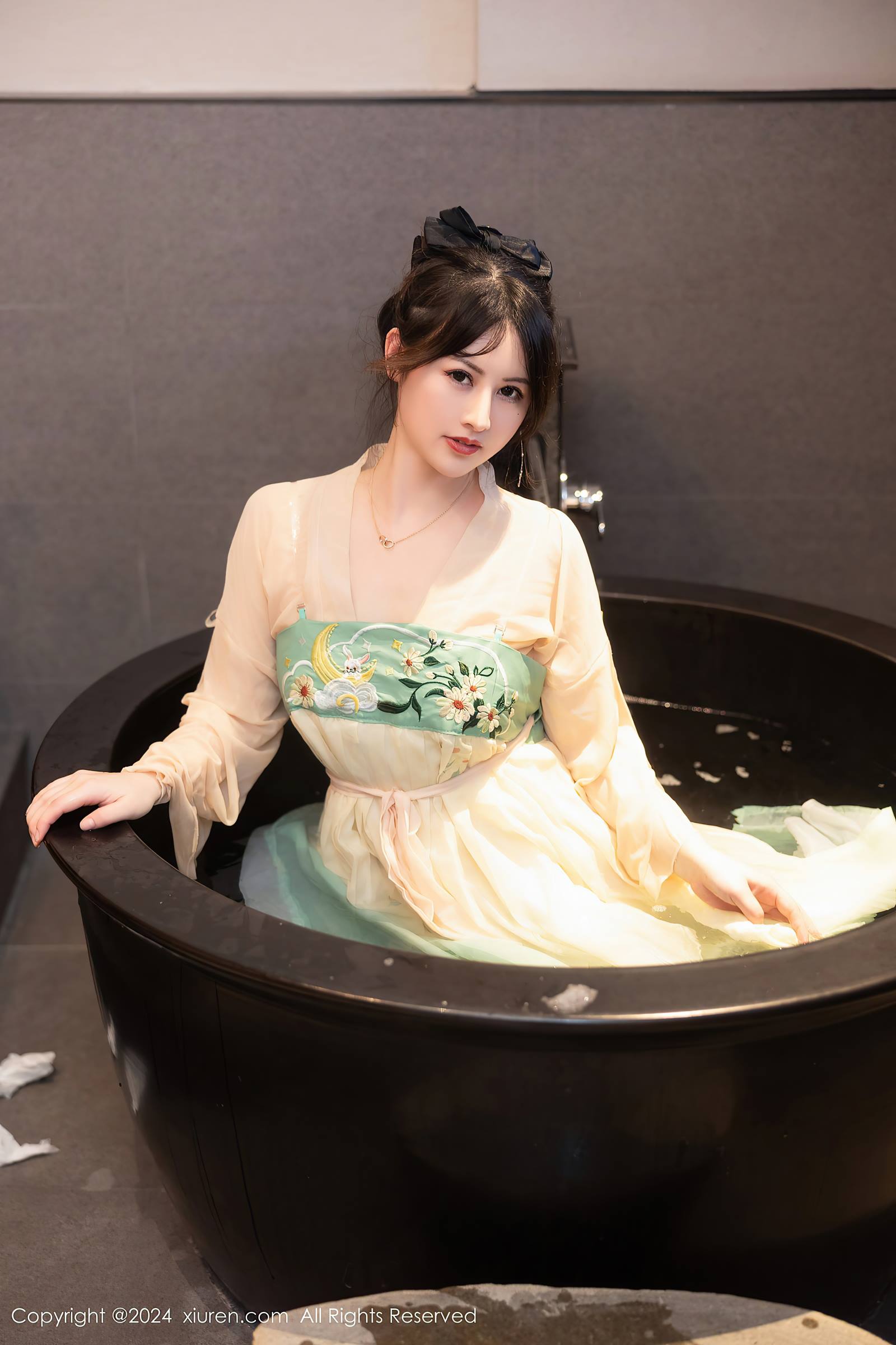 图片[19]-[Xiuren秀人网]2024.02.22 NO.8128 诗诗kiki 听闻山水之间 [22+1P] – 速更版-美库