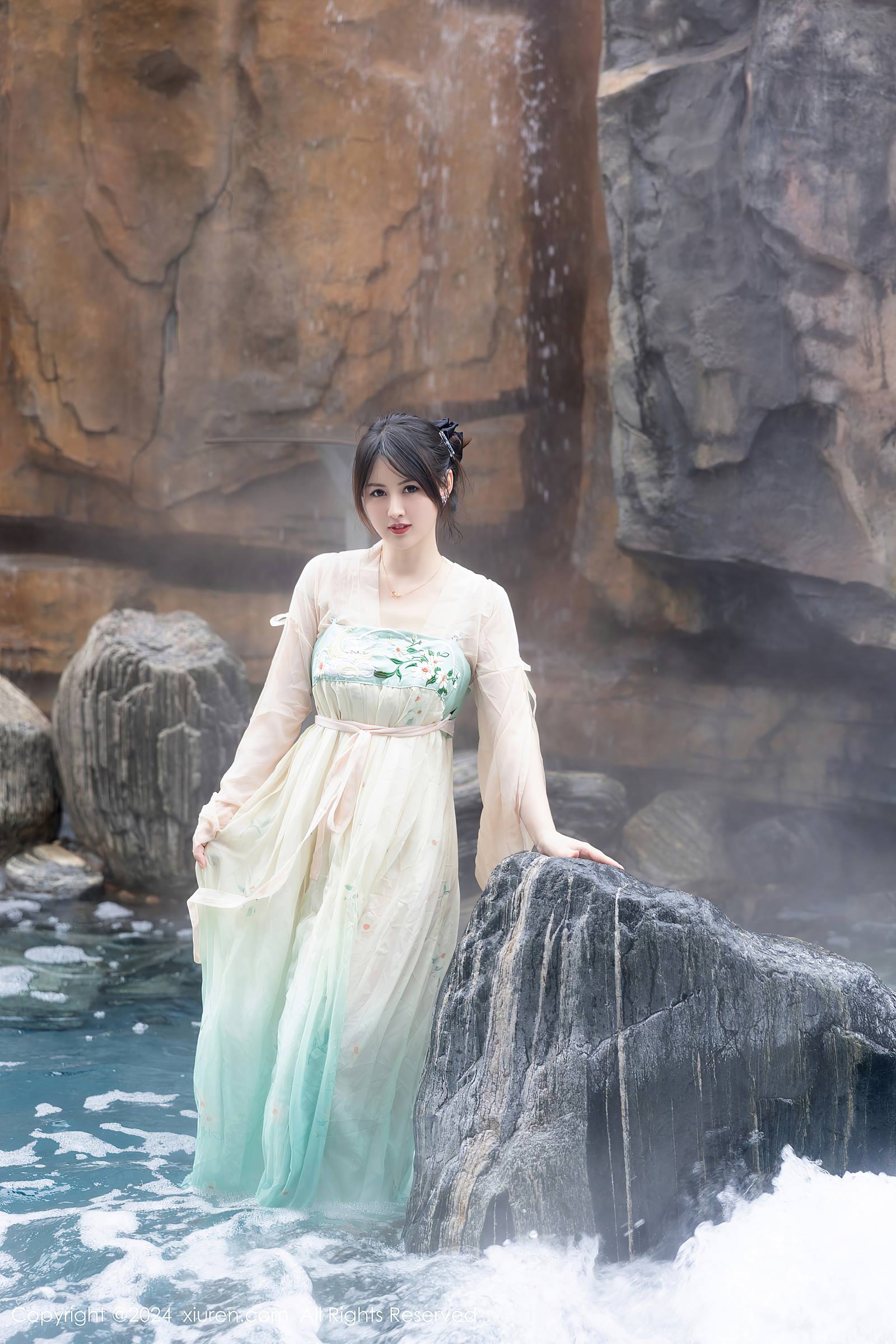 图片[24]-[Xiuren秀人网]2024.02.22 NO.8128 诗诗kiki 听闻山水之间 [22+1P] – 速更版-美库