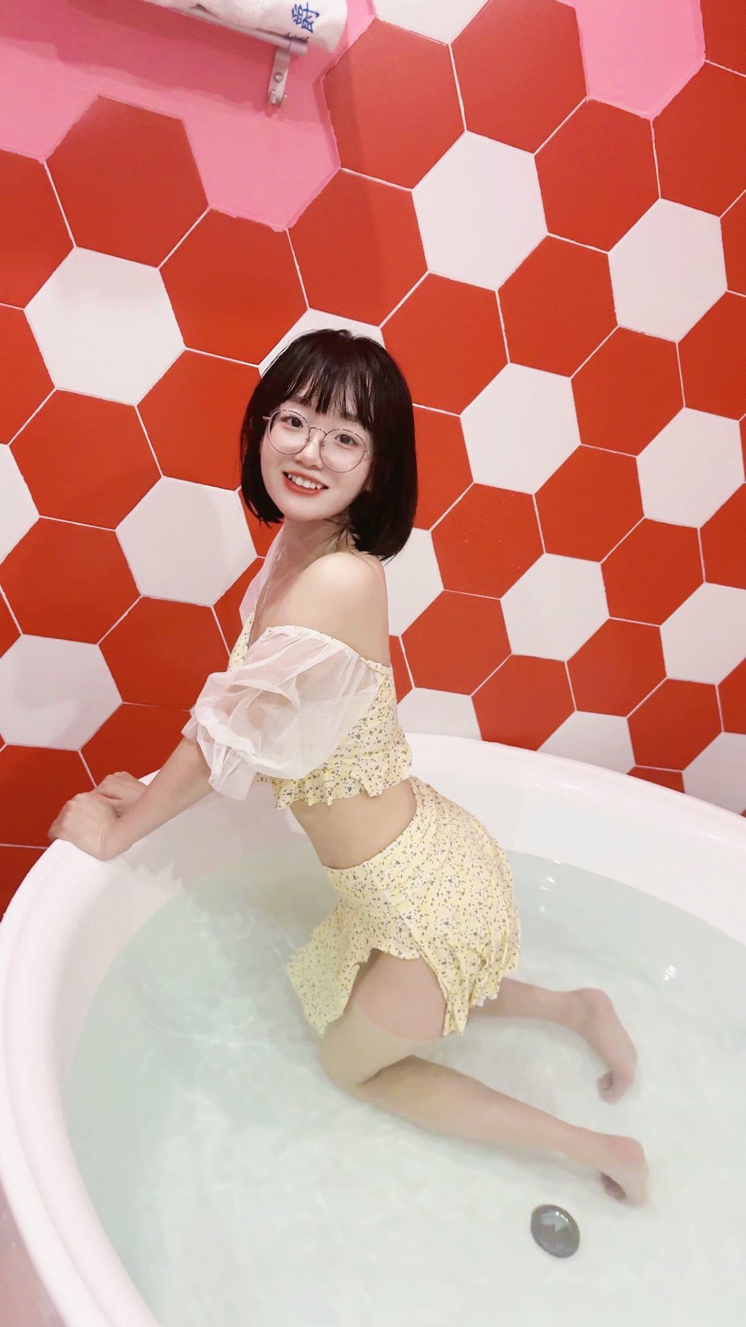 图片[12]-动漫博主@胜利的小生活微密圈系列 -大浴缸 [14P] – 速更版-美库