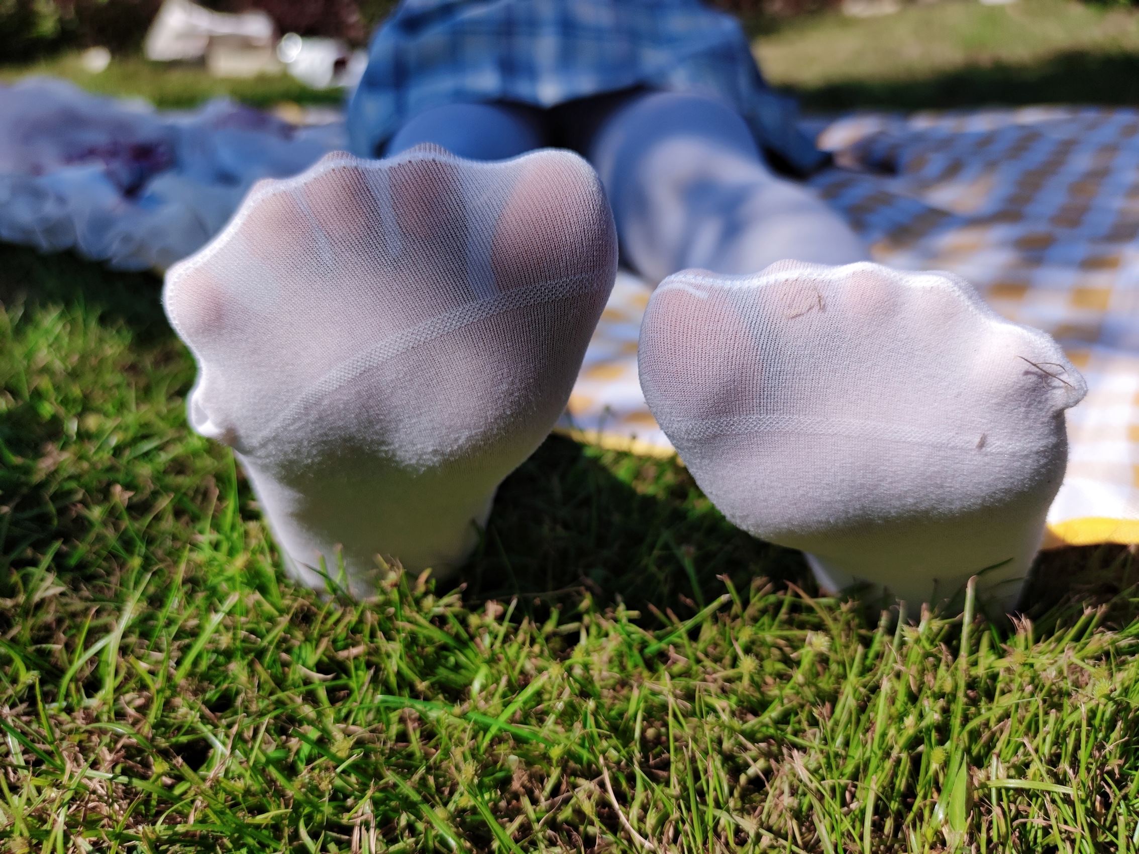 图片[13]-网紅Coser@地瓜小朋友 -草地1[14P] – 速更版-美库