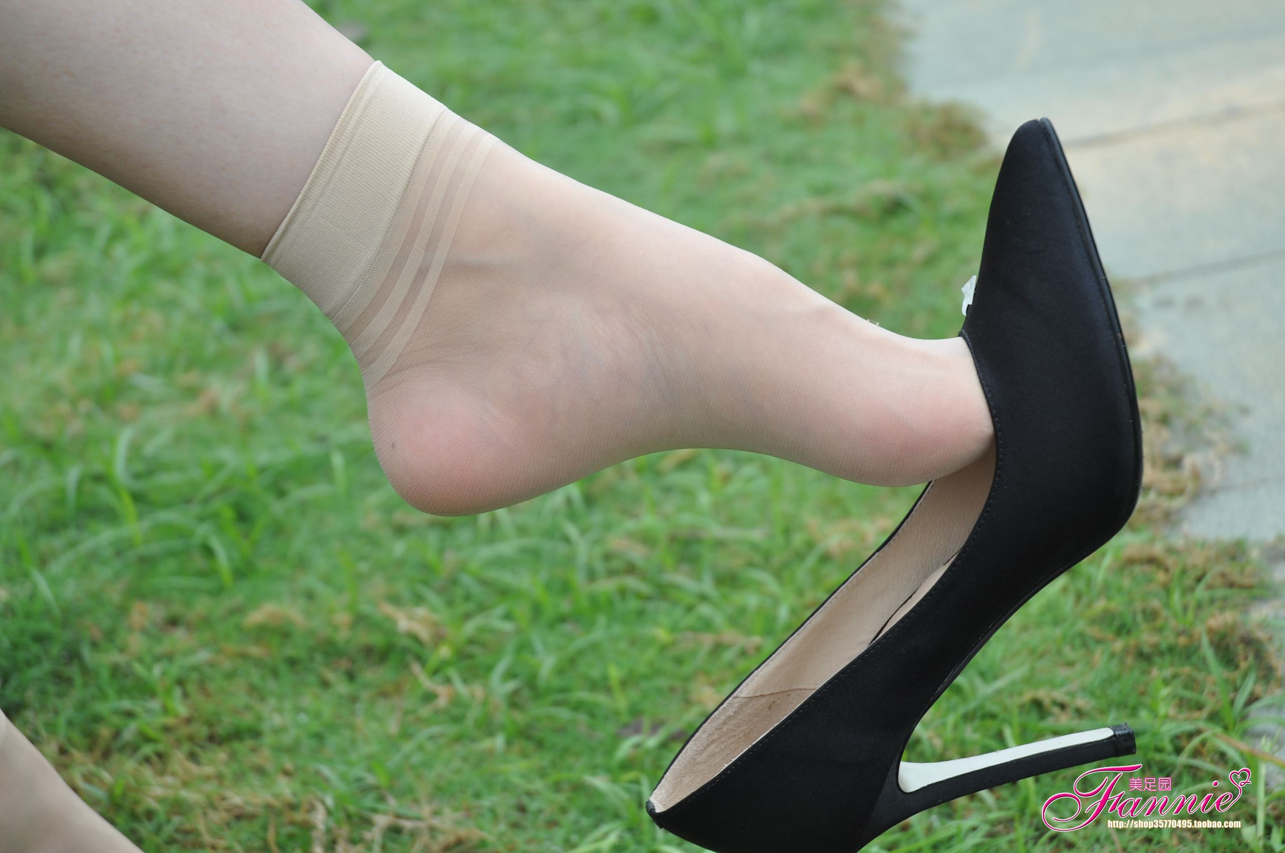 图片[19]-Fannie芬妮每足园 No.372 秋日私语（高跟丝族）1 [35P] – 速更版-美库