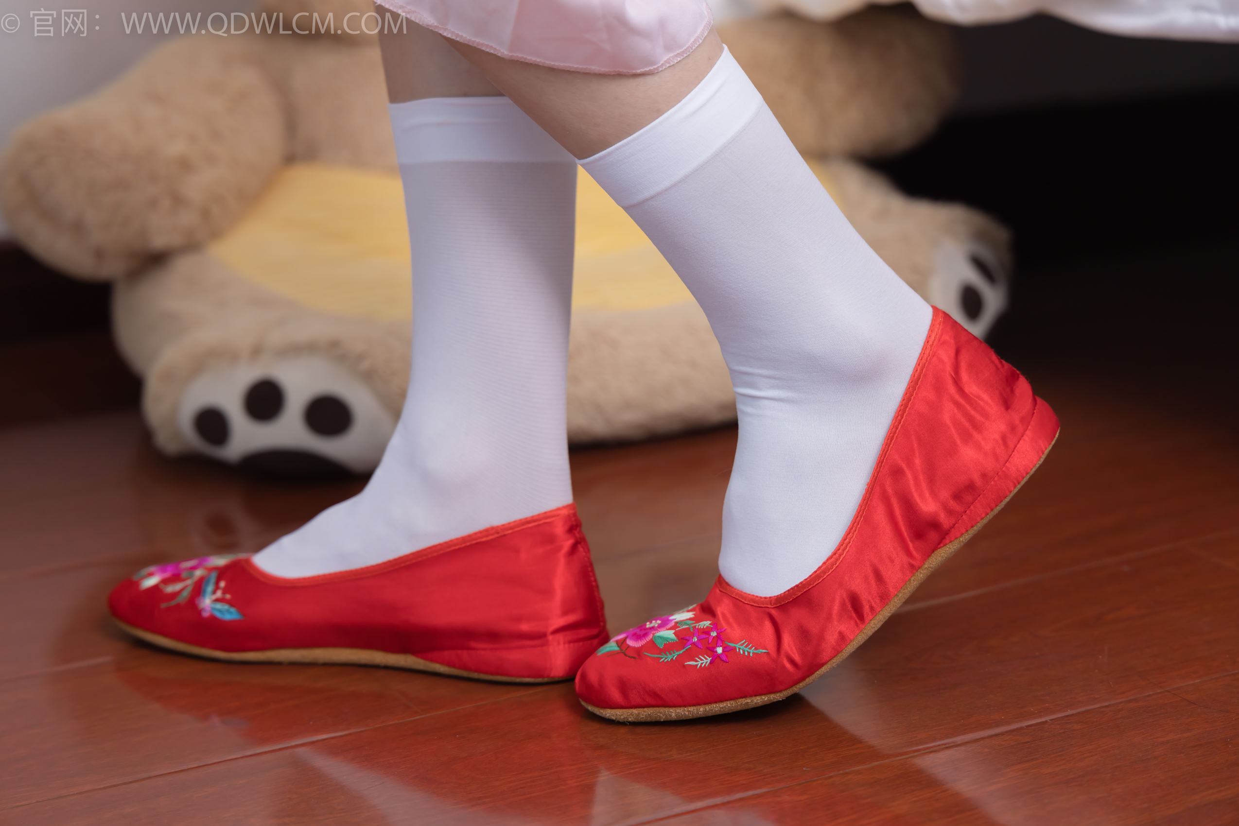 图片[17]-物恋传媒 NO.1872 绒绒-红衣飘飘[180P] – 速更版-美库