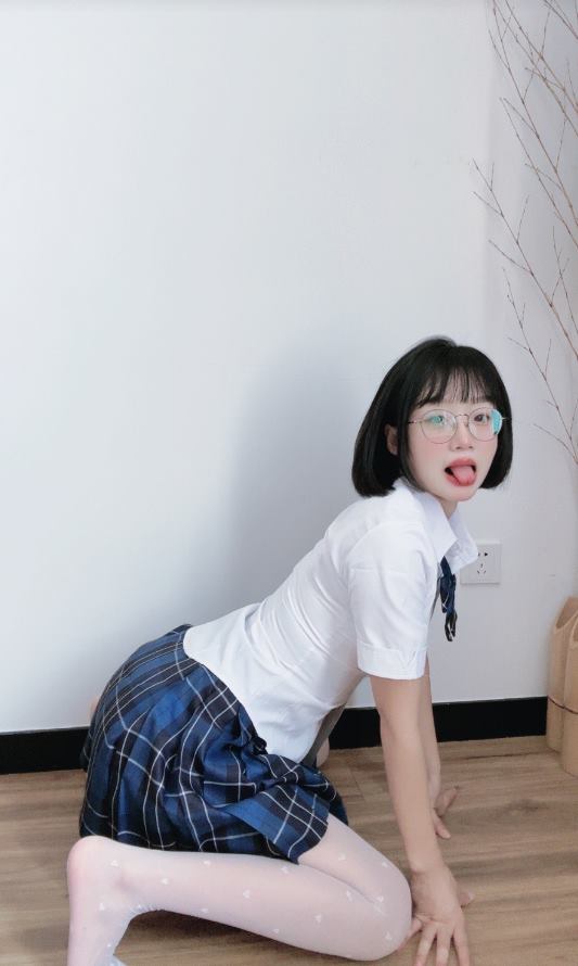 图片[31]-动漫博主@胜利的小生活微密圈系列 -JK狗狗白丝 [41P] – 速更版-美库