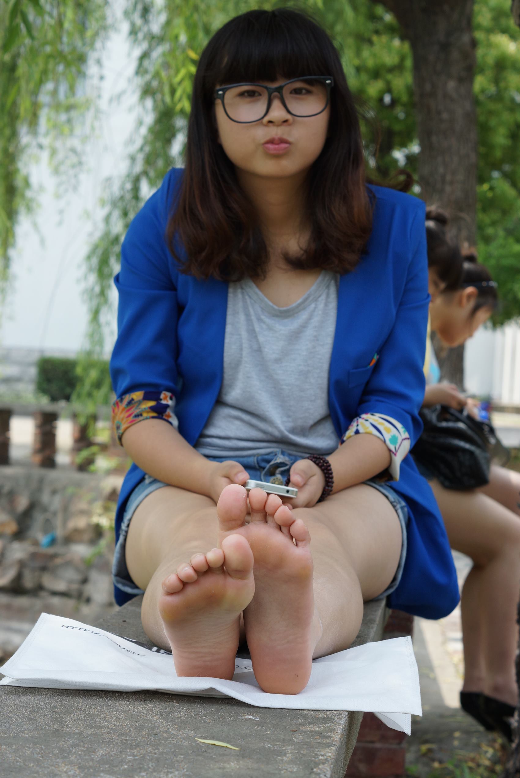 图片[18]-自由摄影 No.090 漂亮MM柳树下歇脚 [55P] – 速更版-美库