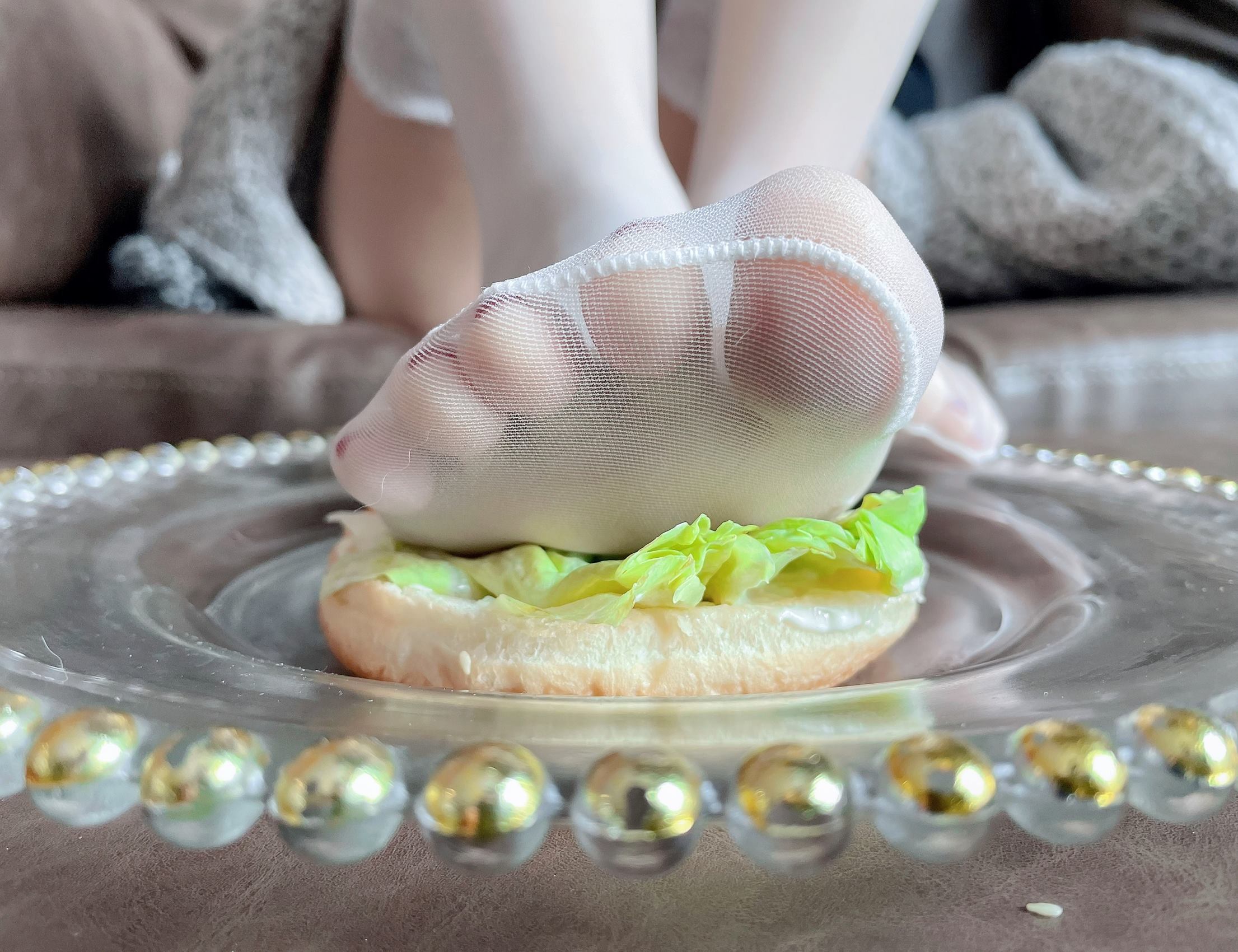 图片[30]-网紅Coser@地瓜小朋友 -地瓜牌白丝嫩足汉堡[87P] – 速更版-美库