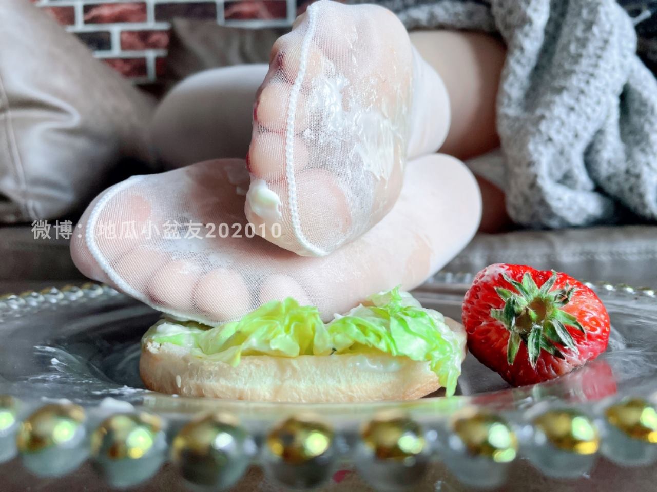图片[33]-网紅Coser@地瓜小朋友 -地瓜牌白丝嫩足汉堡[87P] – 速更版-美库