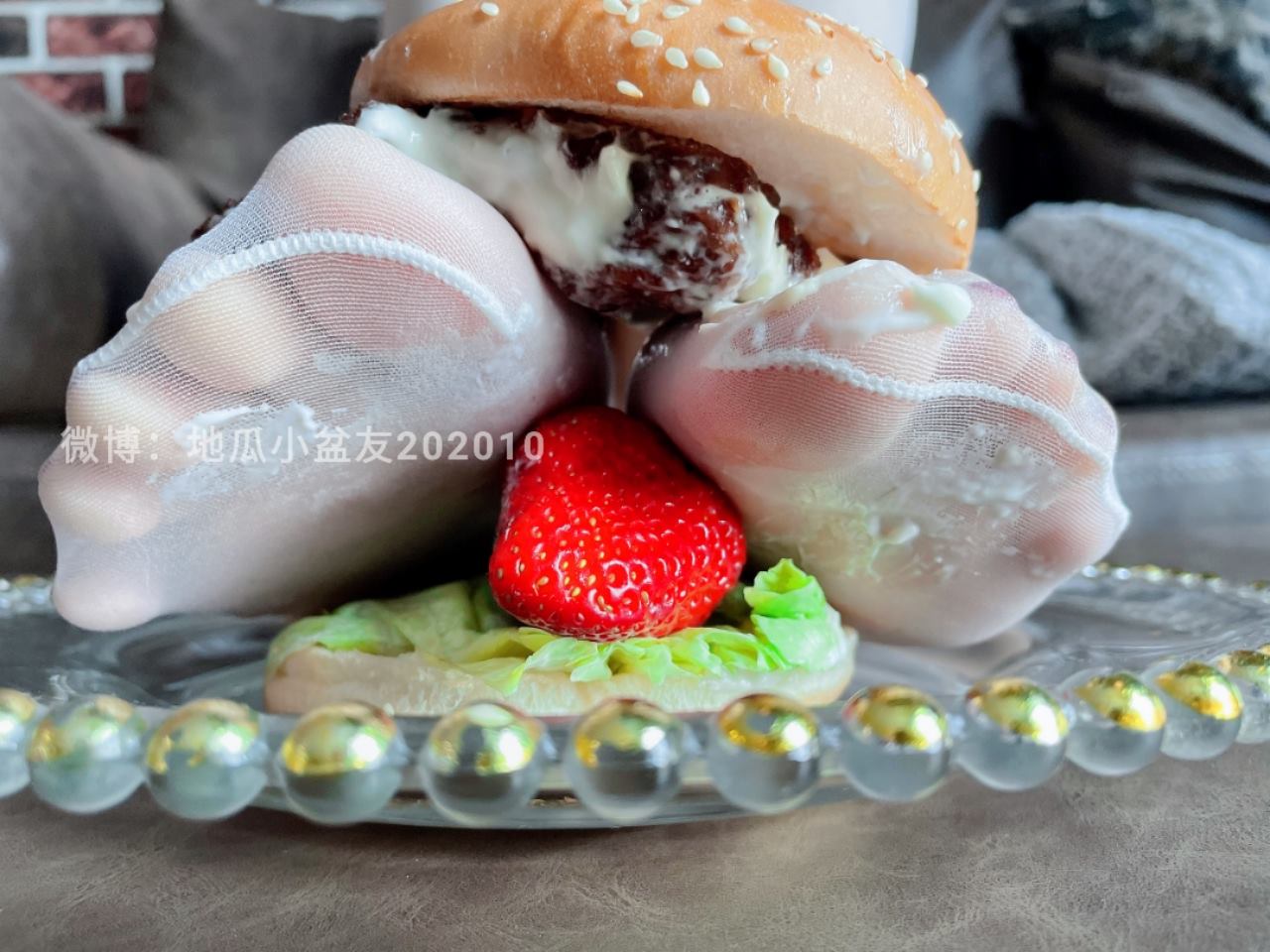 图片[45]-网紅Coser@地瓜小朋友 -地瓜牌白丝嫩足汉堡[87P] – 速更版-美库