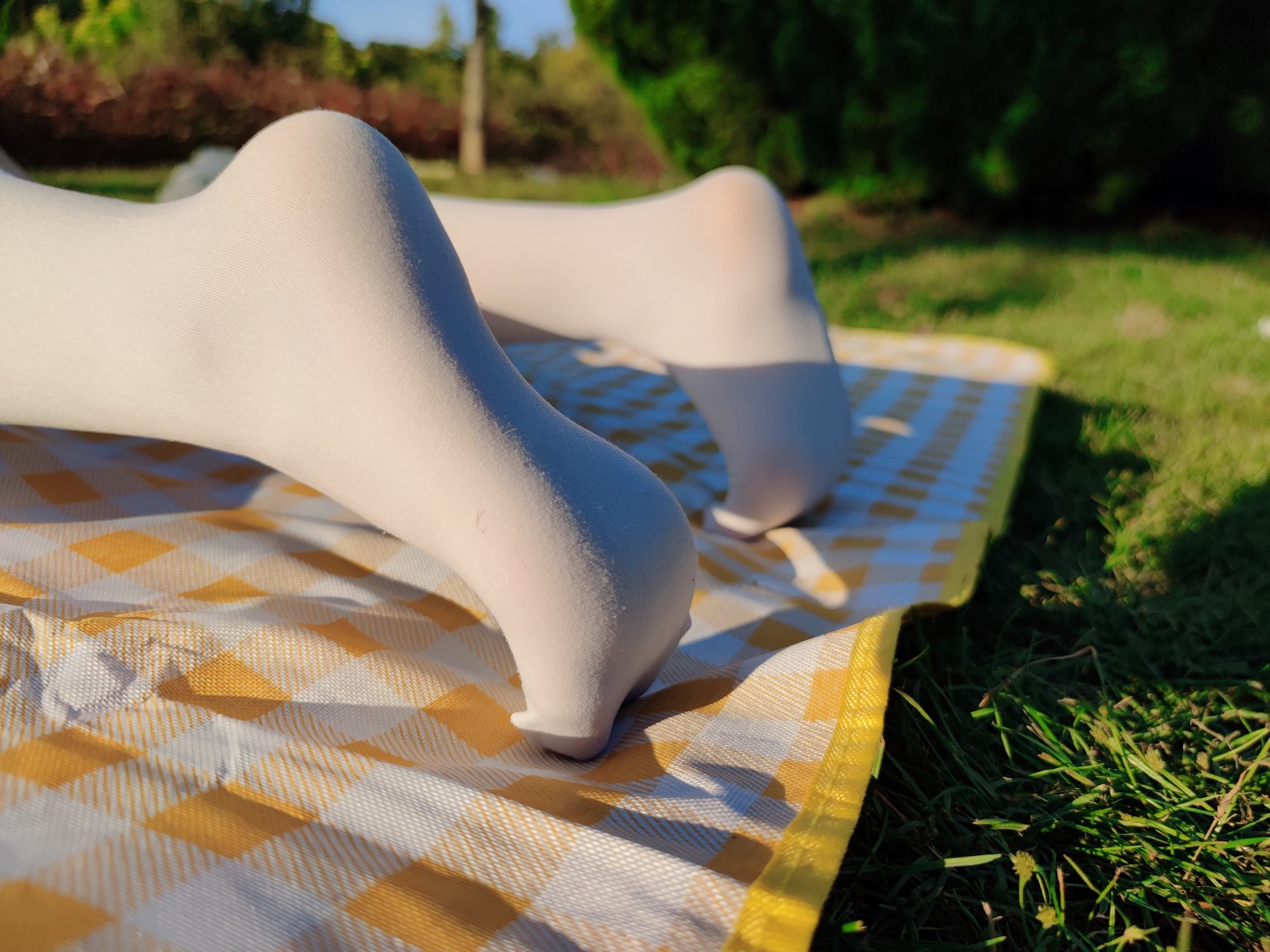 图片[15]-网紅Coser@地瓜小朋友 -草地2[20P] – 速更版-美库