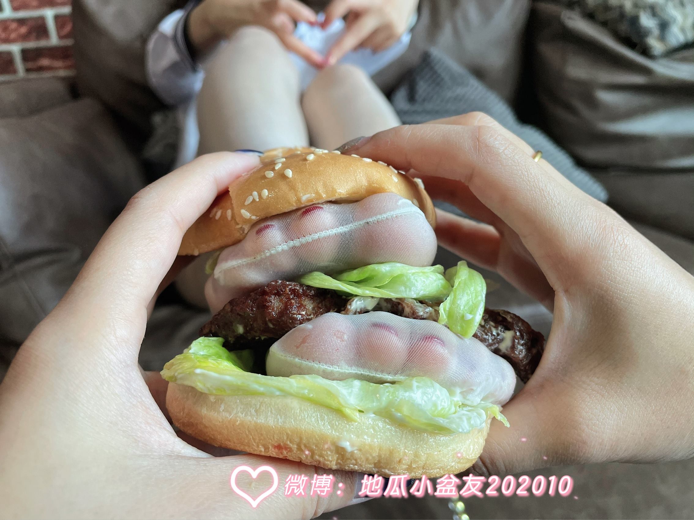 图片[58]-网紅Coser@地瓜小朋友 -地瓜牌白丝嫩足汉堡[87P] – 速更版-美库