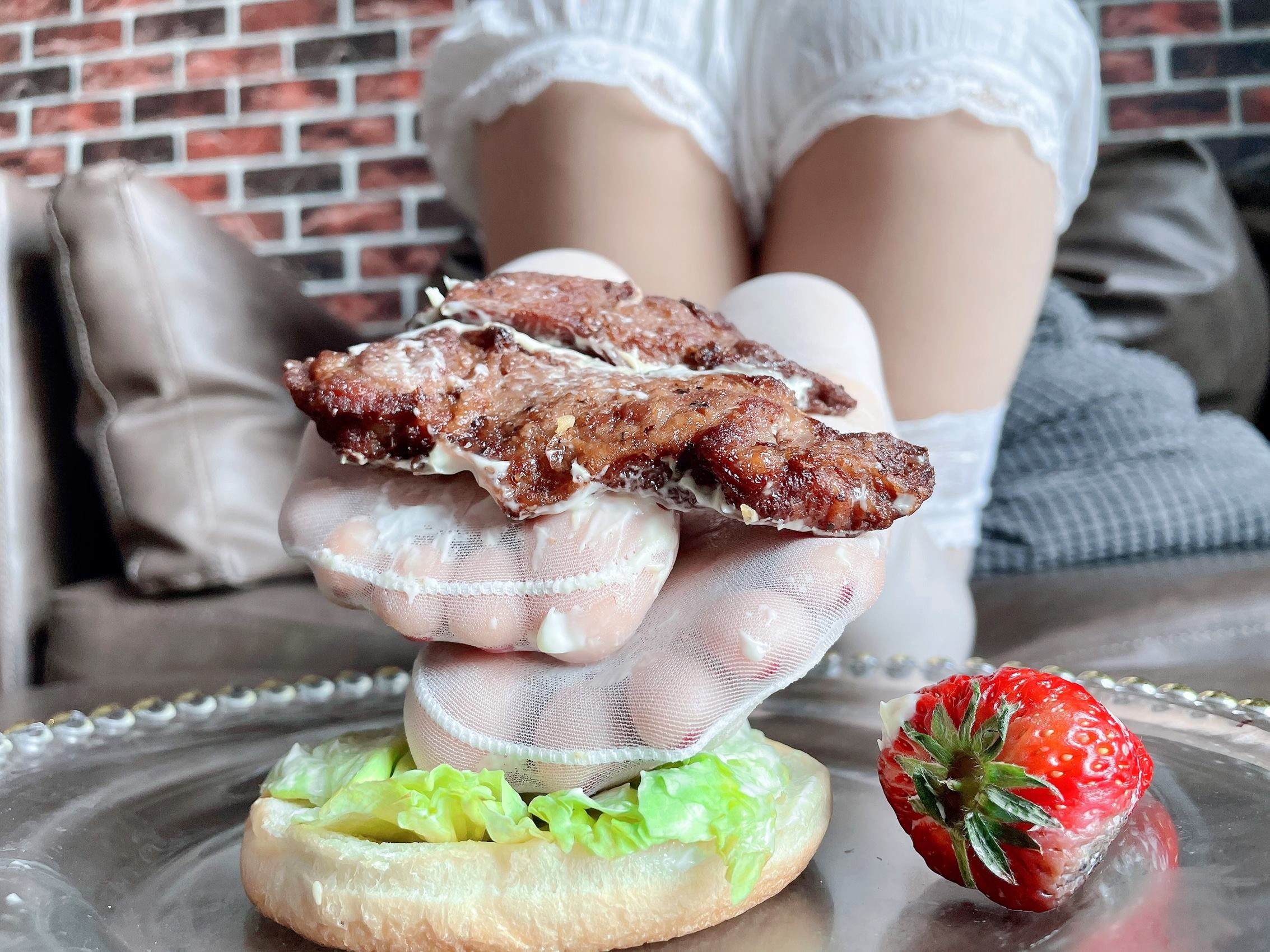 图片[77]-网紅Coser@地瓜小朋友 -地瓜牌白丝嫩足汉堡[87P] – 速更版-美库