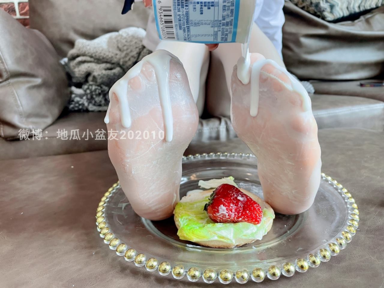 图片[78]-网紅Coser@地瓜小朋友 -地瓜牌白丝嫩足汉堡[87P] – 速更版-美库