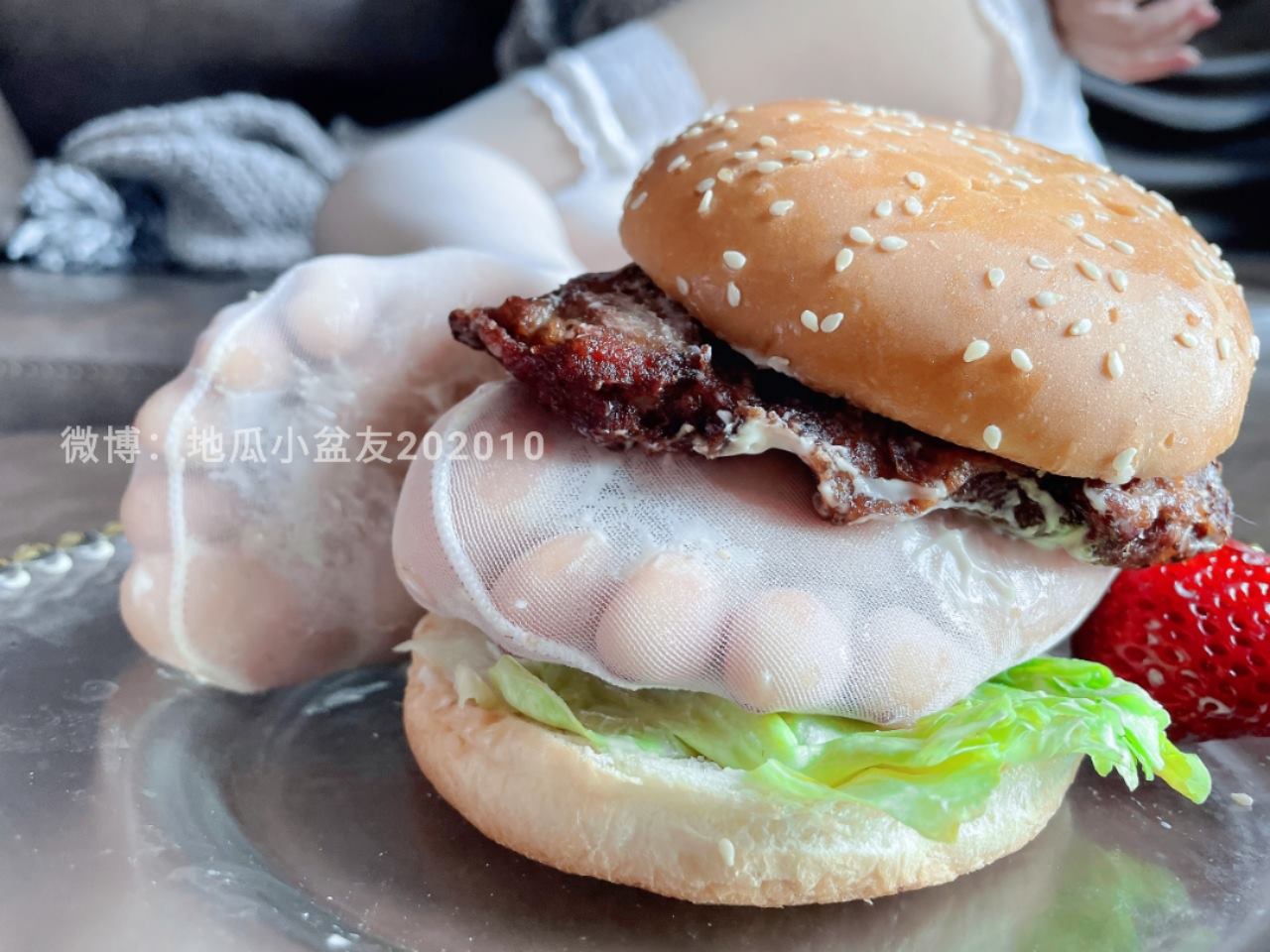 图片[84]-网紅Coser@地瓜小朋友 -地瓜牌白丝嫩足汉堡[87P] – 速更版-美库