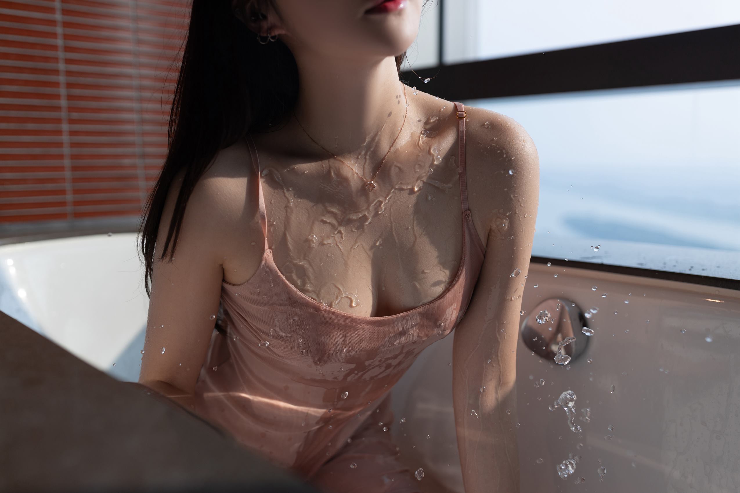 图片[24]-秀人内购@鱼子酱Fish – 内购私拍《桃粉》写真 [51P] – 速更版-美库