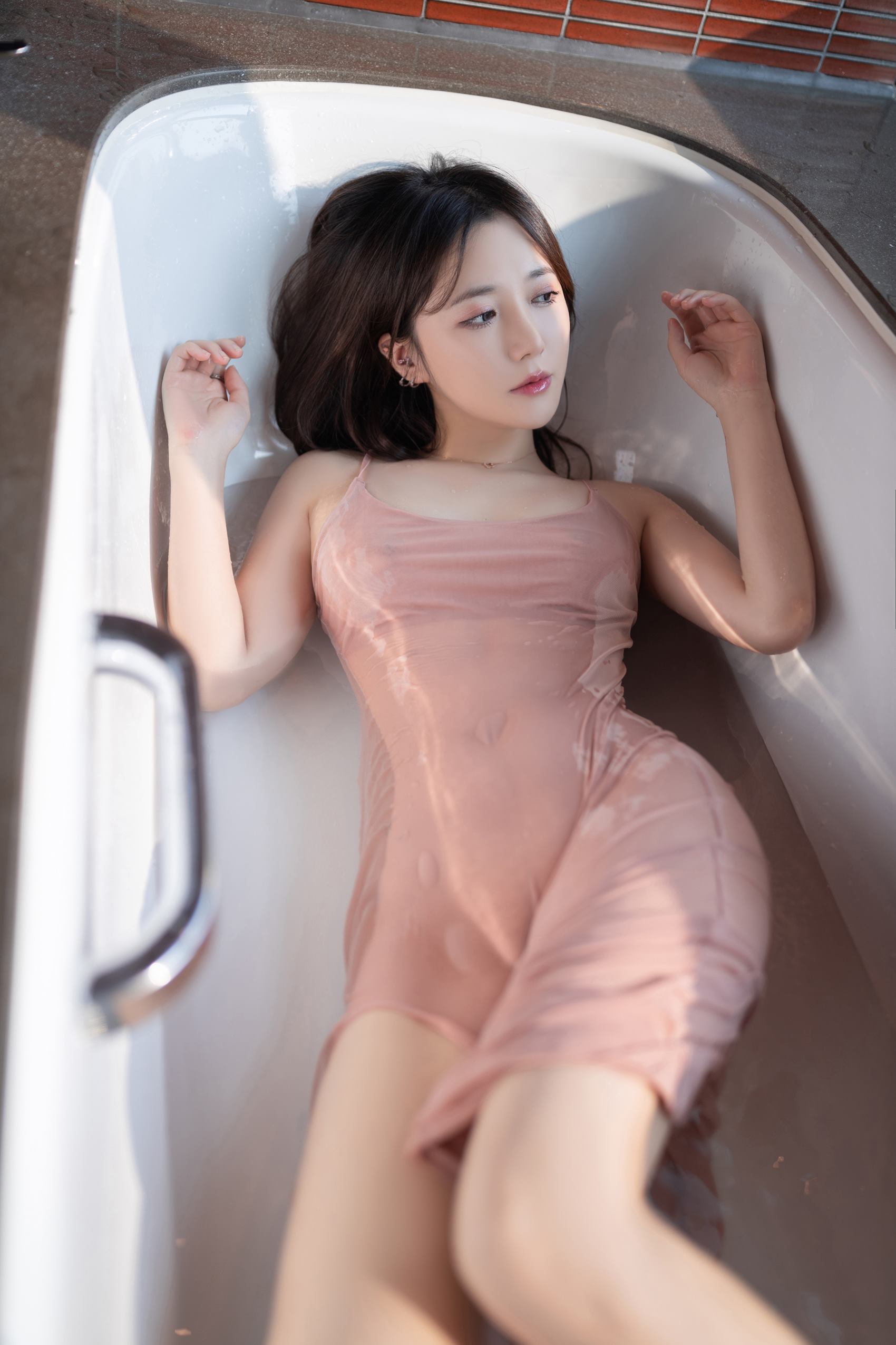 图片[27]-秀人内购@鱼子酱Fish – 内购私拍《桃粉》写真 [51P] – 速更版-美库