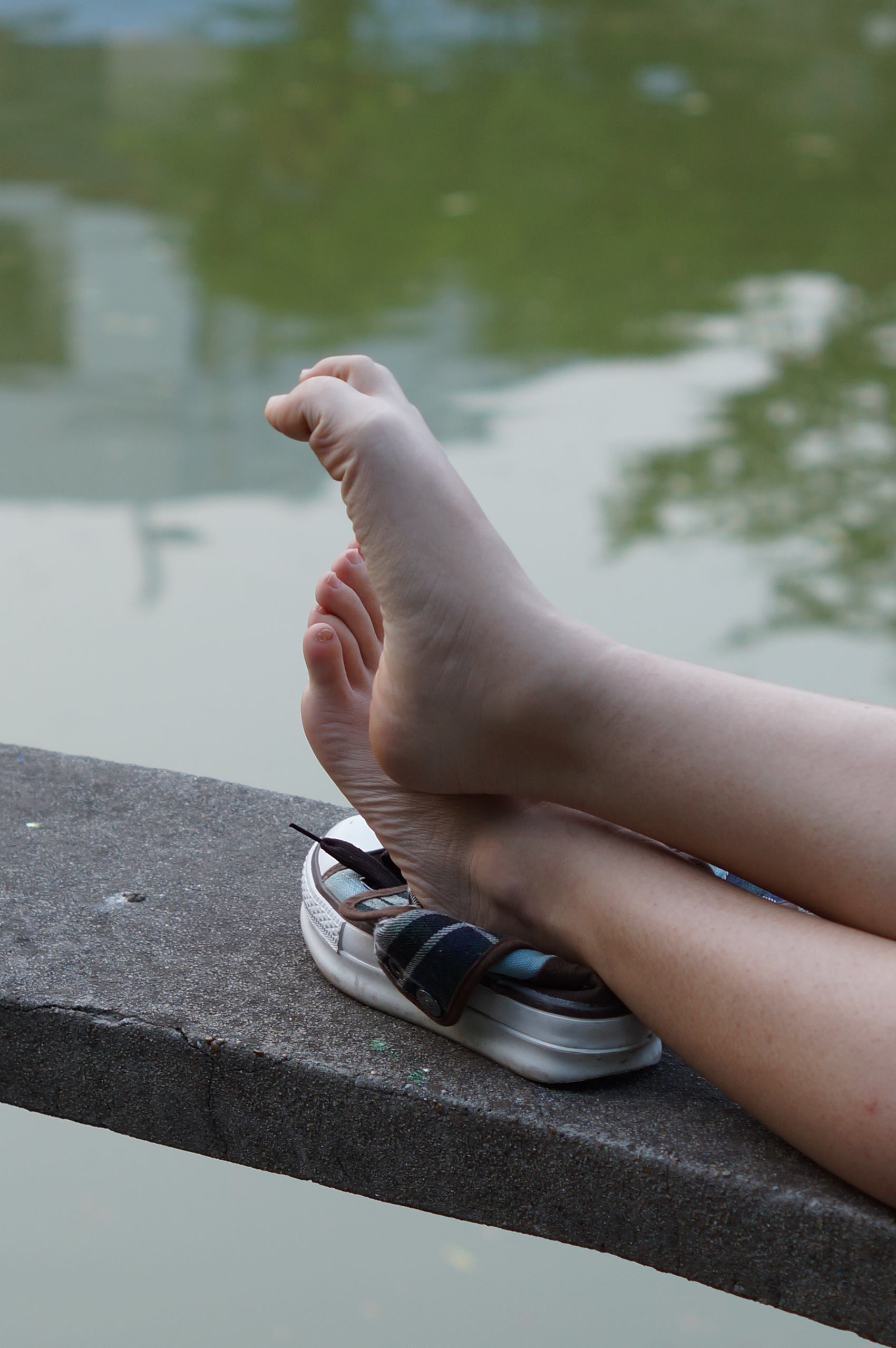 图片[32]-自由摄影 No.114 清纯MM湖边裸足 [57P] – 速更版-美库