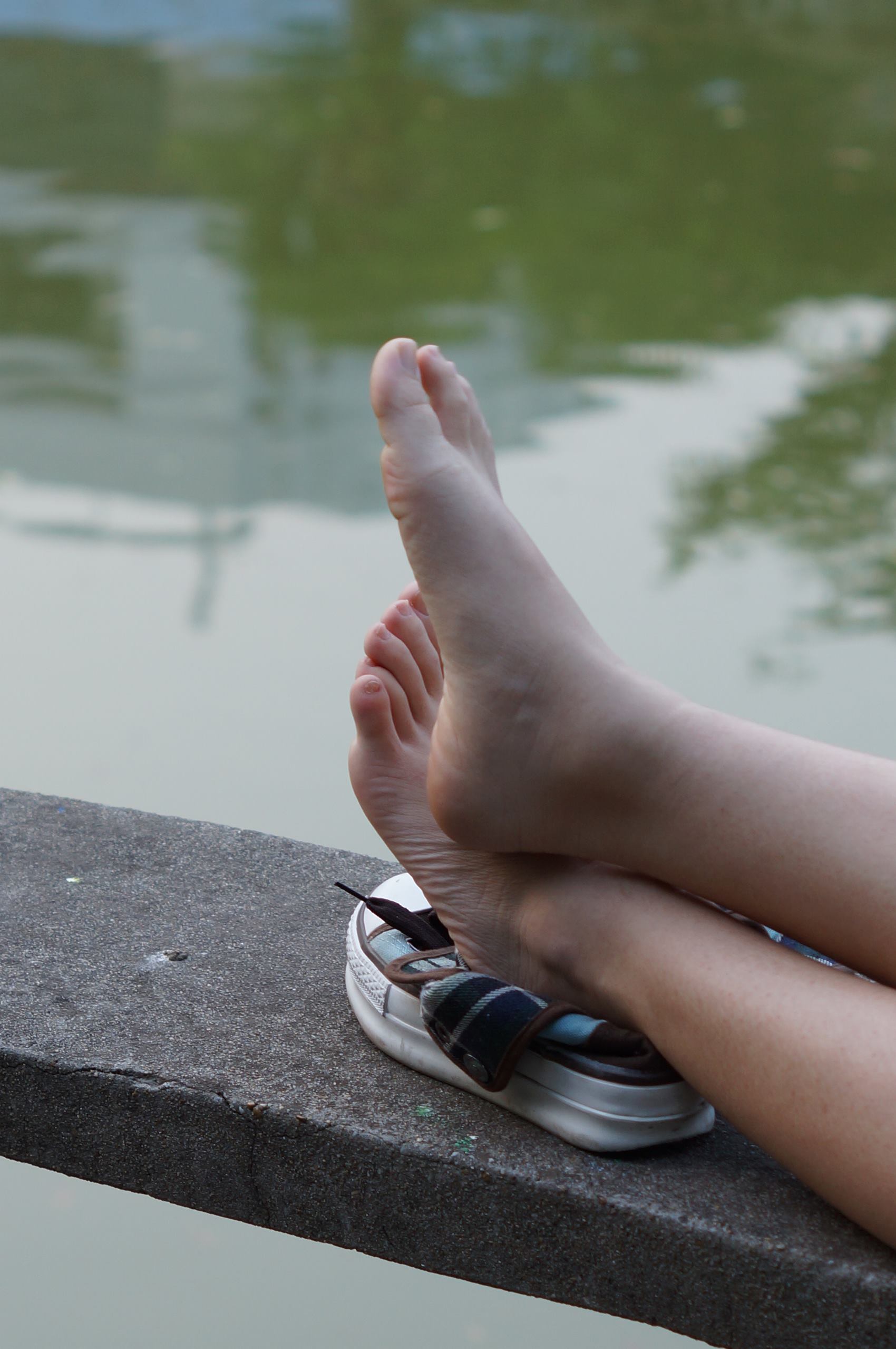 图片[36]-自由摄影 No.114 清纯MM湖边裸足 [57P] – 速更版-美库