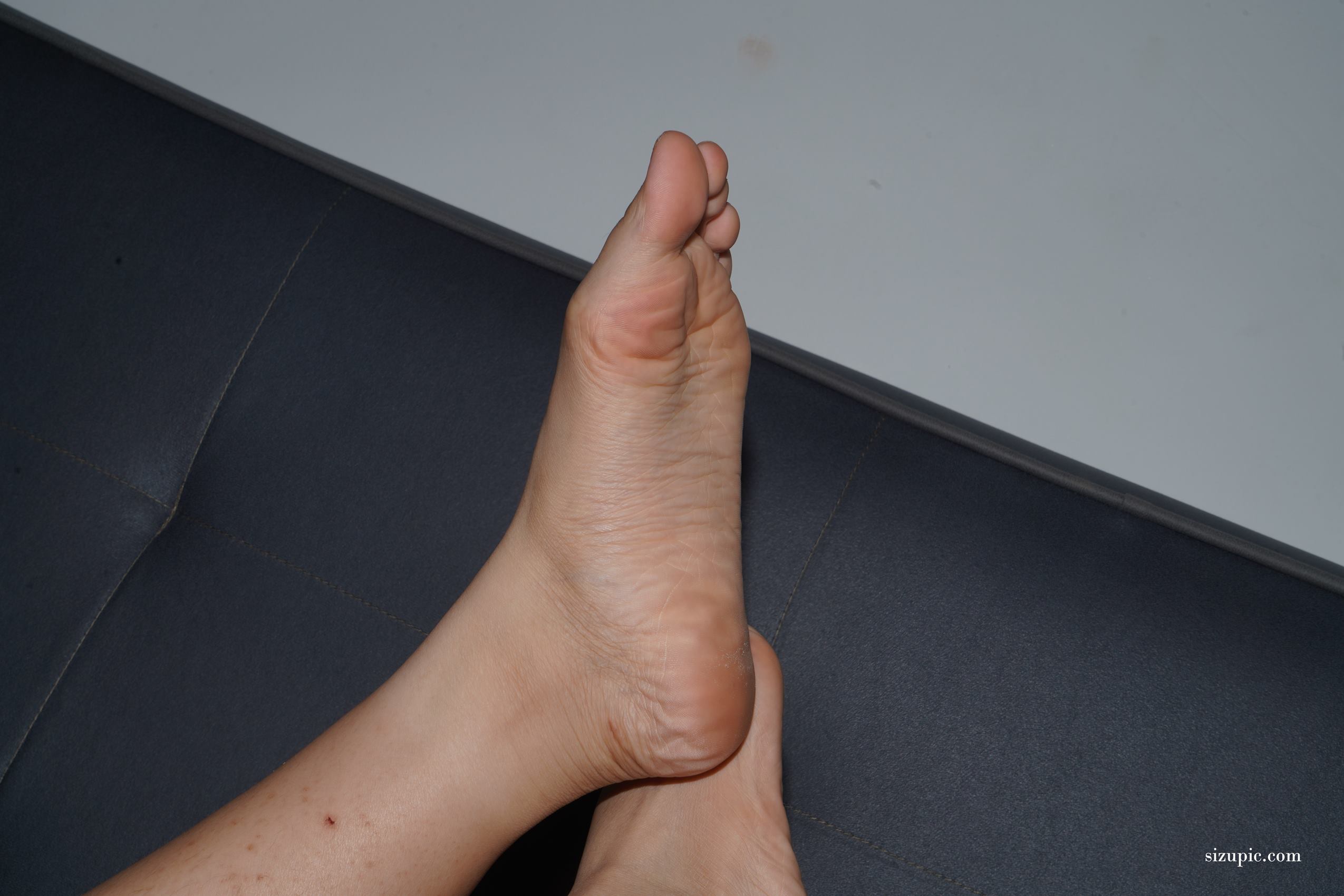 图片[25]-Pary摄影 NO.133 冬丽高脱高跟鞋展示37码美脚[102P] – 速更版-美库