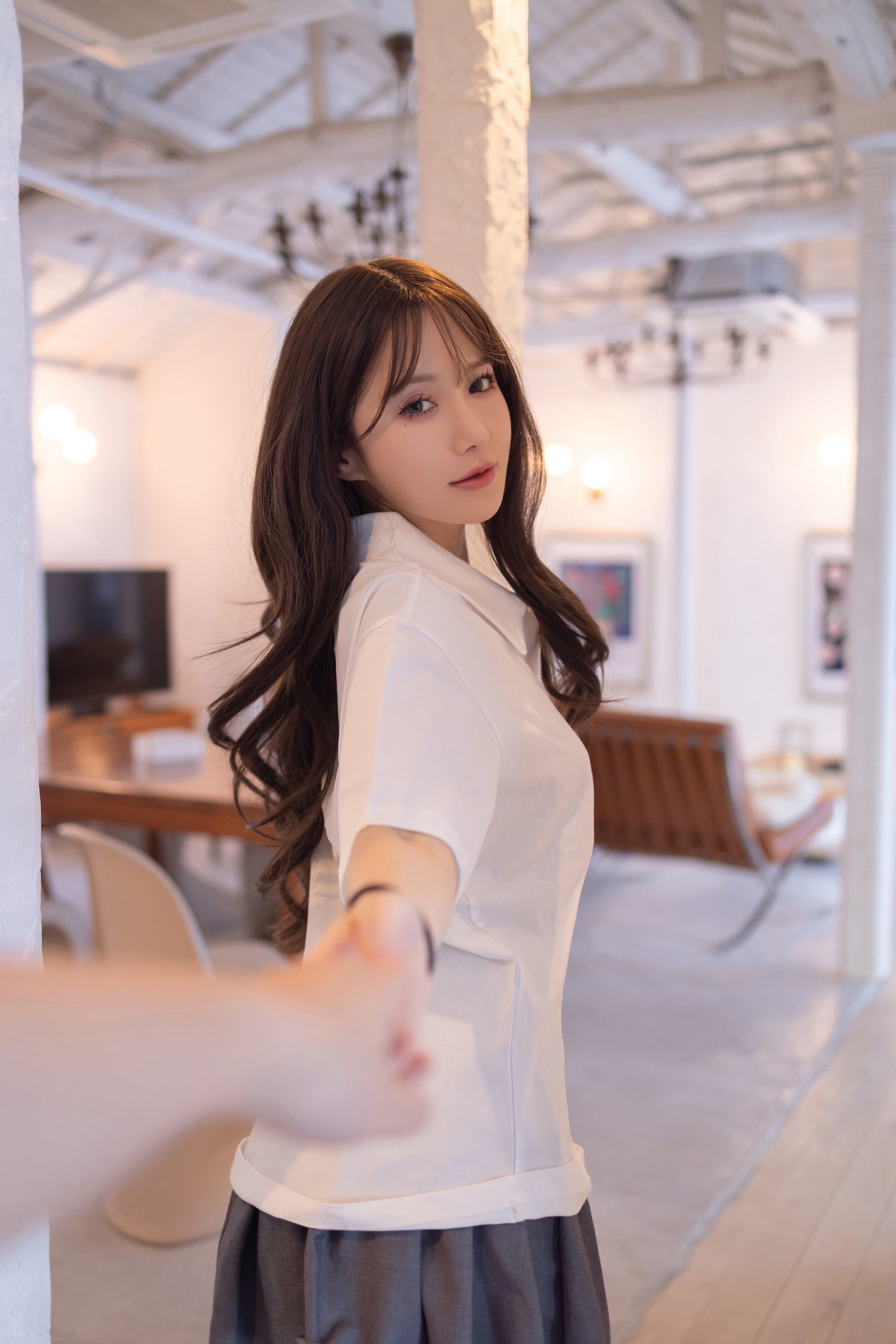 图片[41]-秀人内购@鱼子酱Fish – 内部私购《民宿房东》[44P] – 速更版-美库