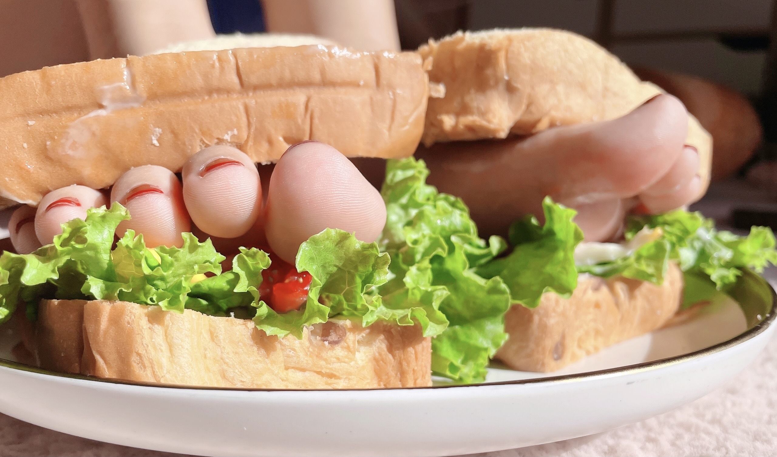 图片[12]-网紅Coser@地瓜小朋友 -地瓜牌肉丝裸足汉堡[55P] – 速更版-美库