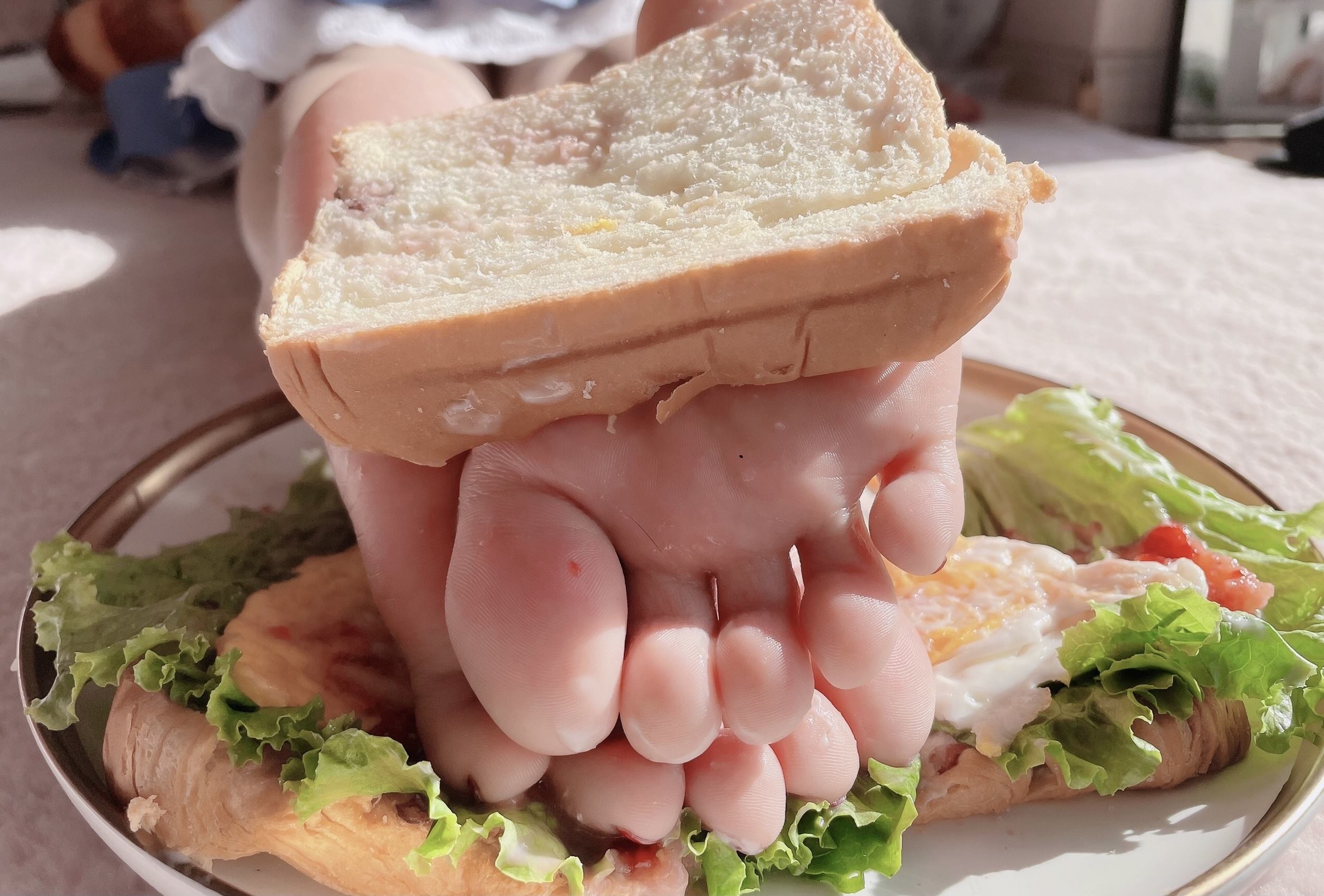 图片[16]-网紅Coser@地瓜小朋友 -地瓜牌肉丝裸足汉堡[55P] – 速更版-美库