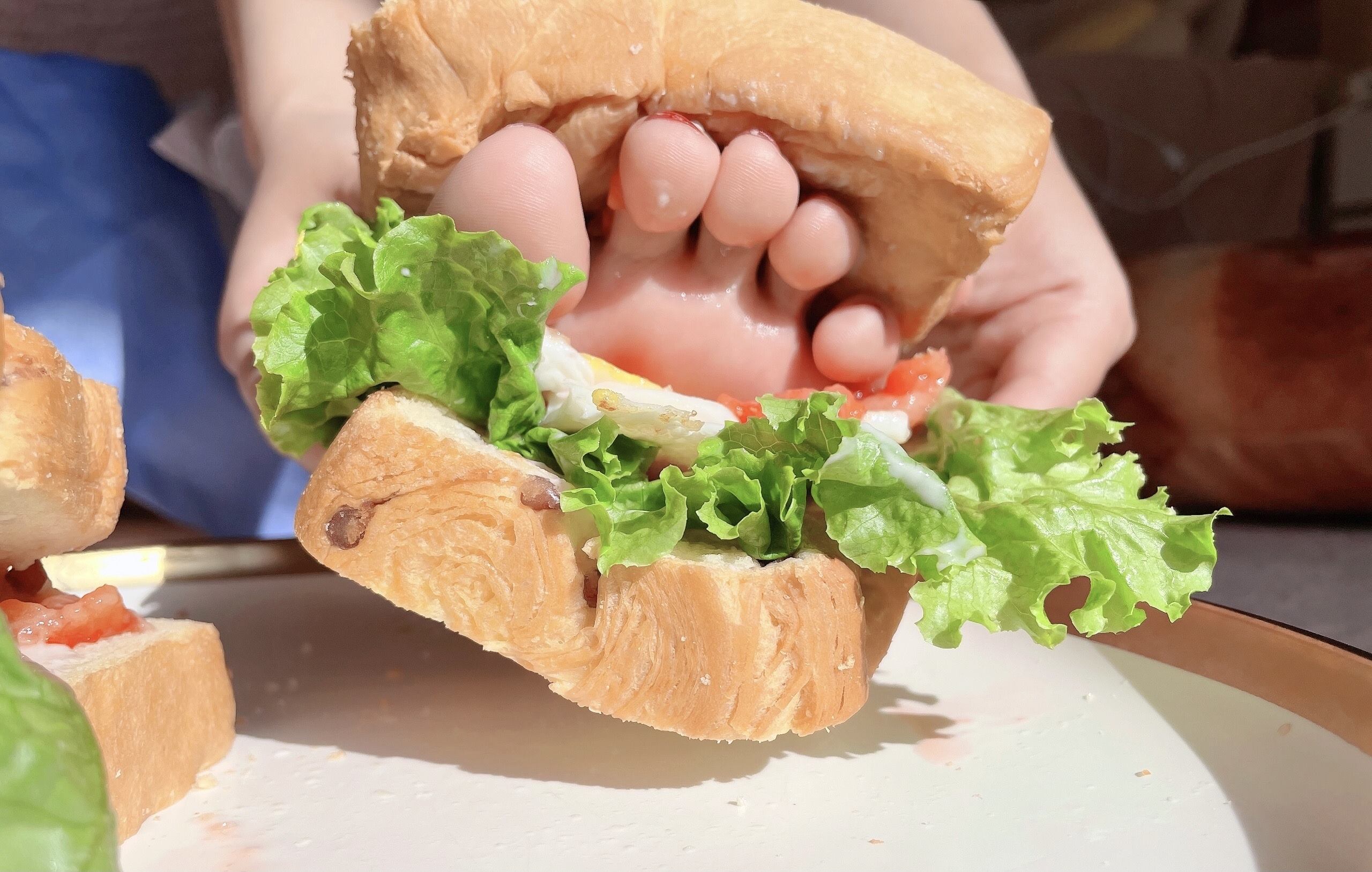 图片[17]-网紅Coser@地瓜小朋友 -地瓜牌肉丝裸足汉堡[55P] – 速更版-美库