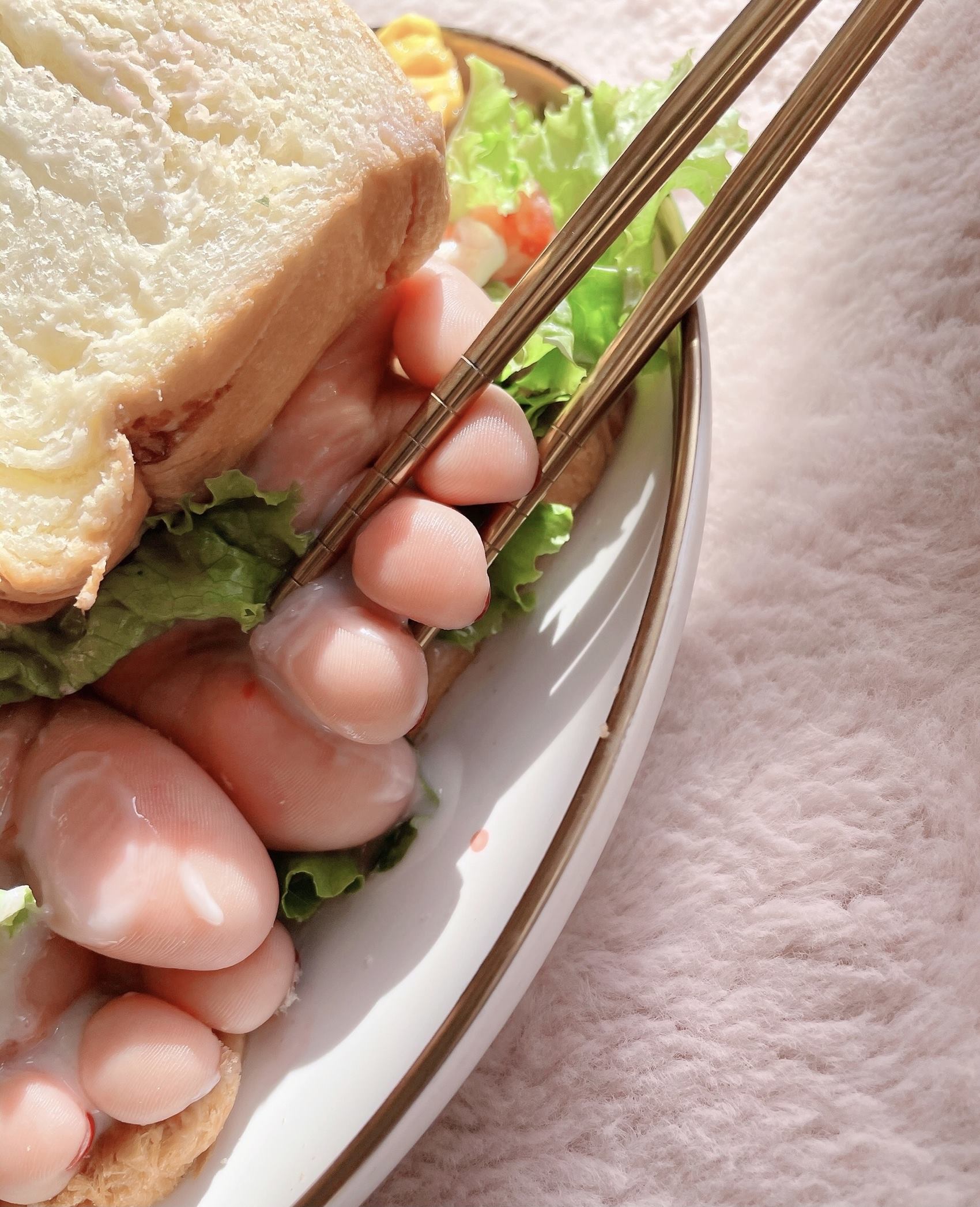 图片[21]-网紅Coser@地瓜小朋友 -地瓜牌肉丝裸足汉堡[55P] – 速更版-美库