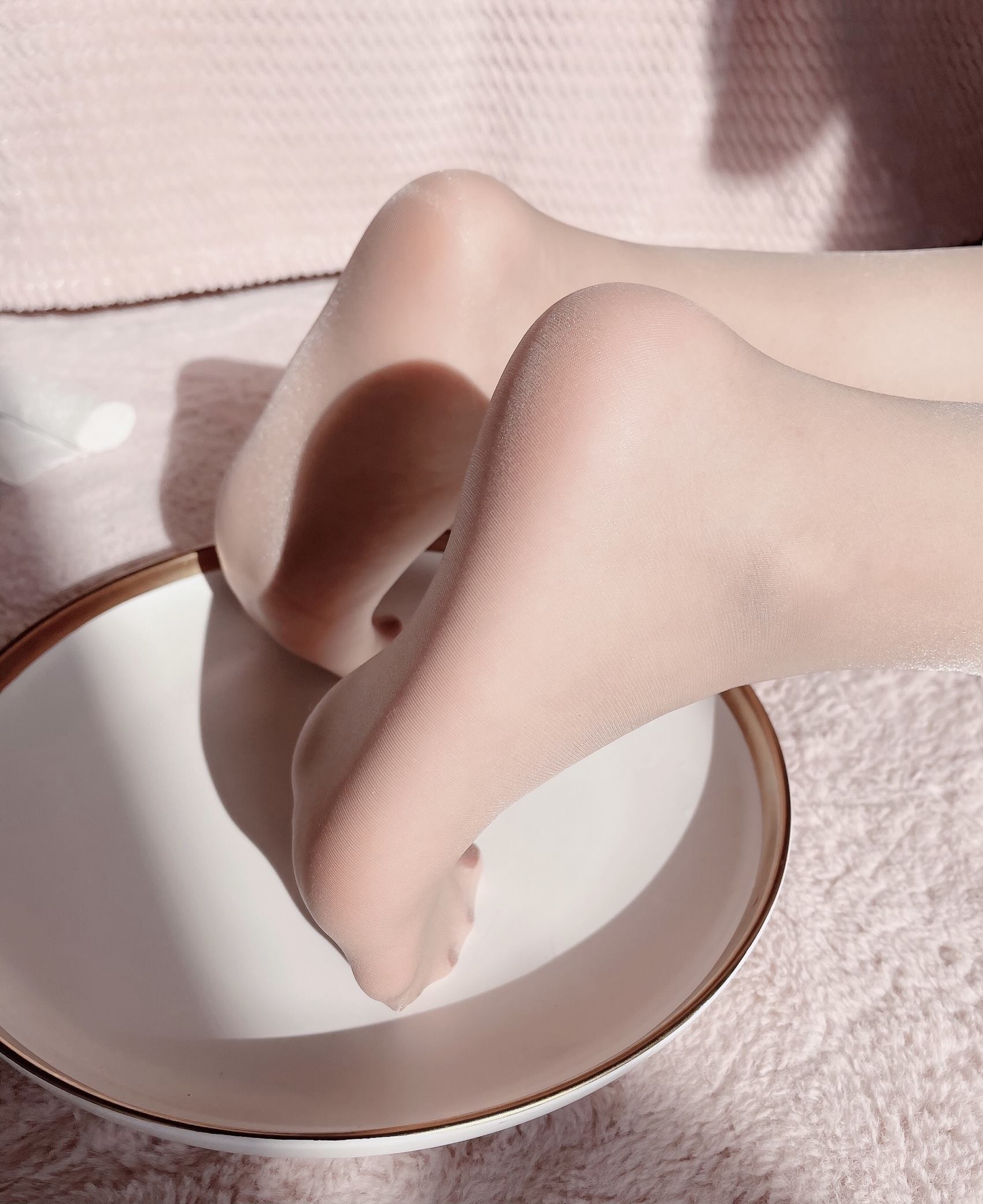 图片[39]-网紅Coser@地瓜小朋友 -地瓜牌肉丝裸足汉堡[55P] – 速更版-美库