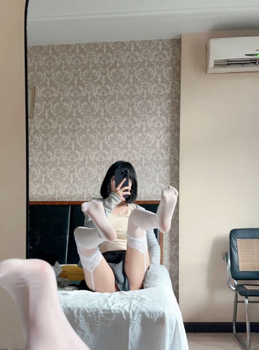 图片[13]-动漫博主@胜利的小生活微密圈系列 -床上每足 [51P] – 速更版-美库