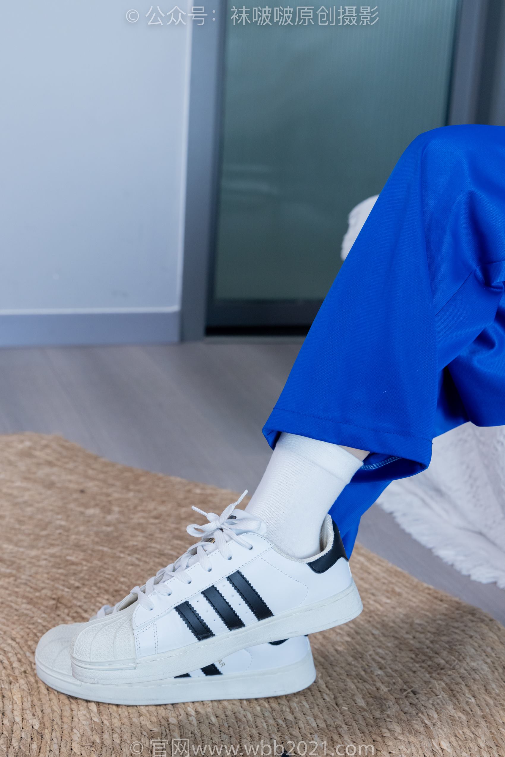 图片[23]-[BoBoSocks袜啵啵]NO.351 甜甜圈-板鞋、白棉袜、肉丝、校服裤里丝[150P] – 速更版-美库