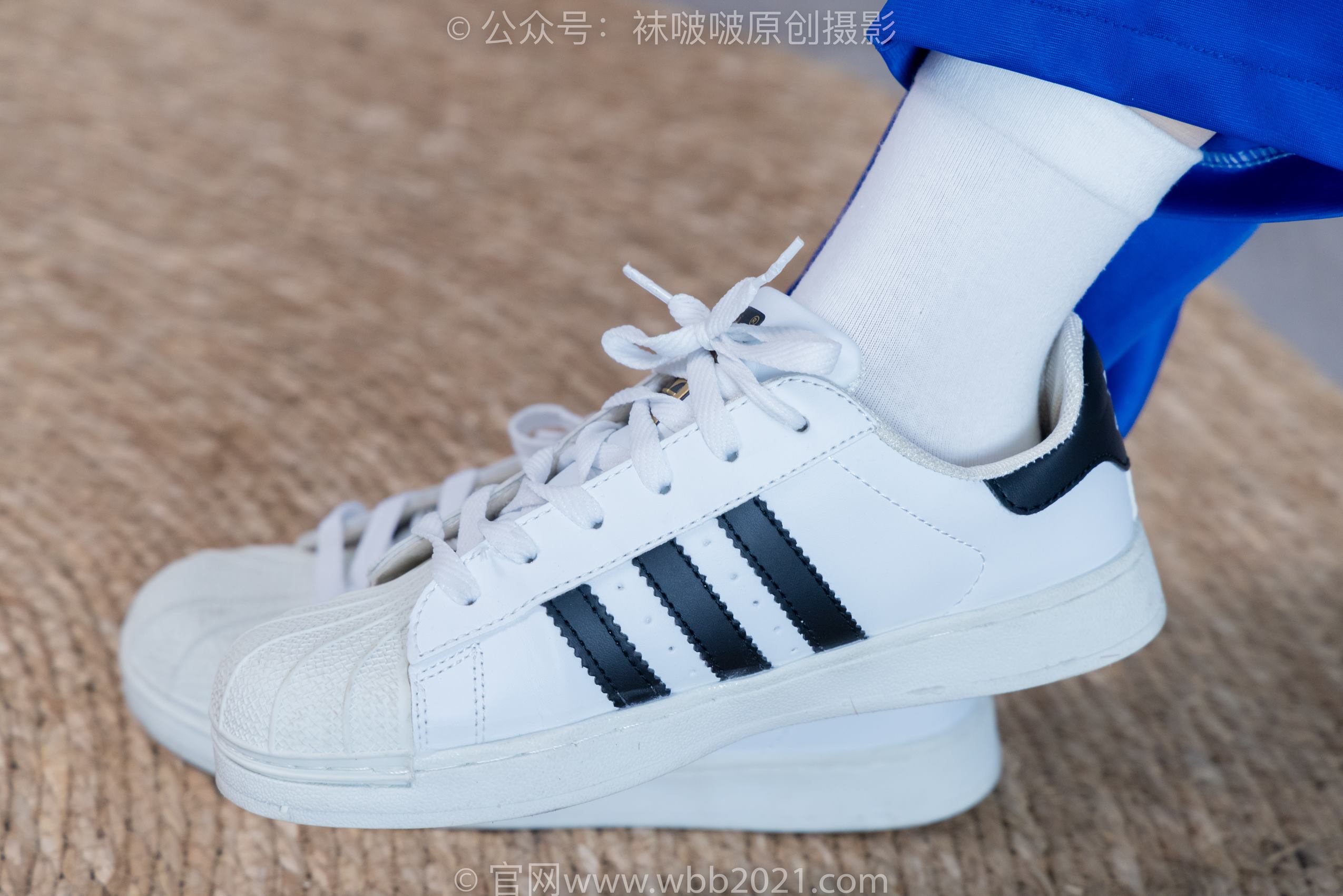 图片[24]-[BoBoSocks袜啵啵]NO.351 甜甜圈-板鞋、白棉袜、肉丝、校服裤里丝[150P] – 速更版-美库