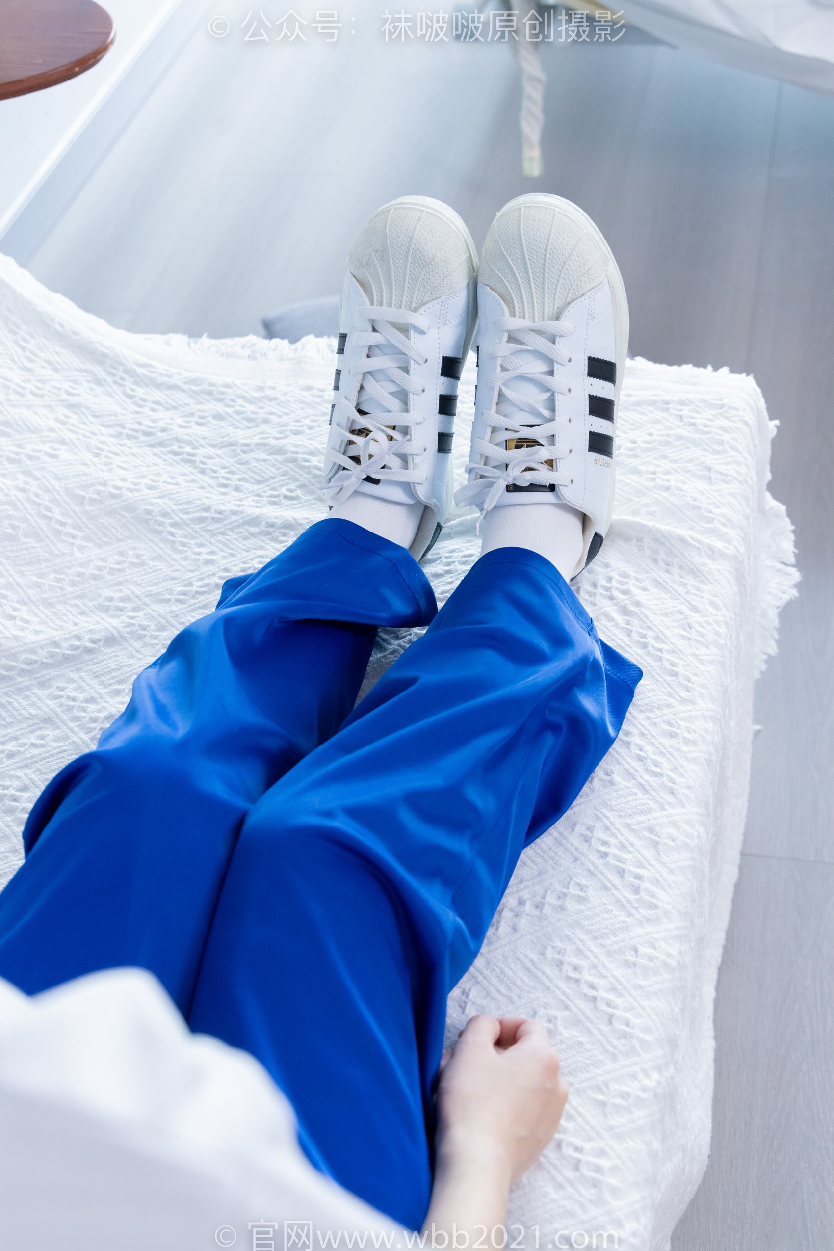 图片[37]-[BoBoSocks袜啵啵]NO.351 甜甜圈-板鞋、白棉袜、肉丝、校服裤里丝[150P] – 速更版-美库