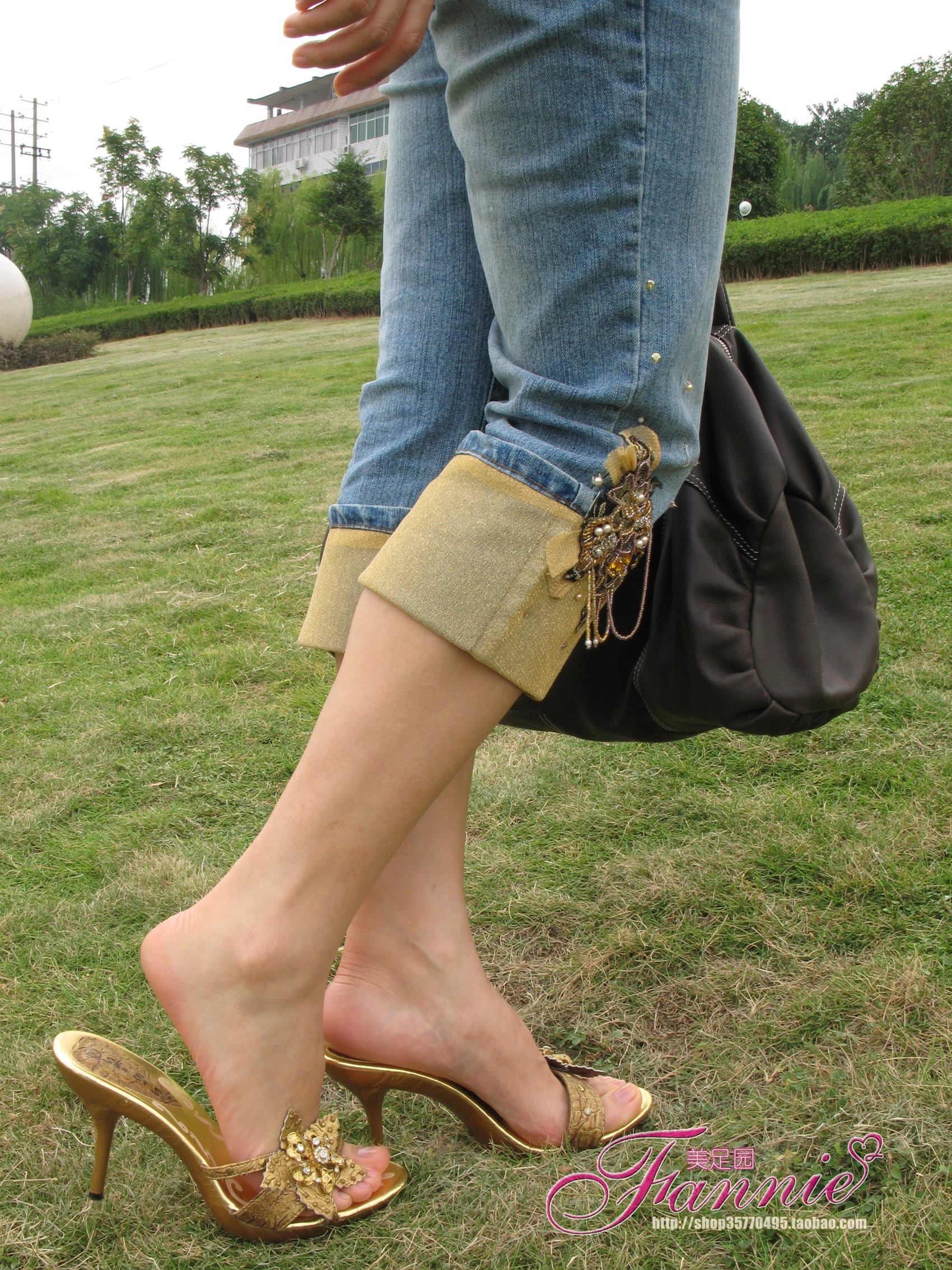 图片[22]-Fannie芬妮每足园 No.381 秋意浓系列-金色凉拖[37P] – 速更版-美库