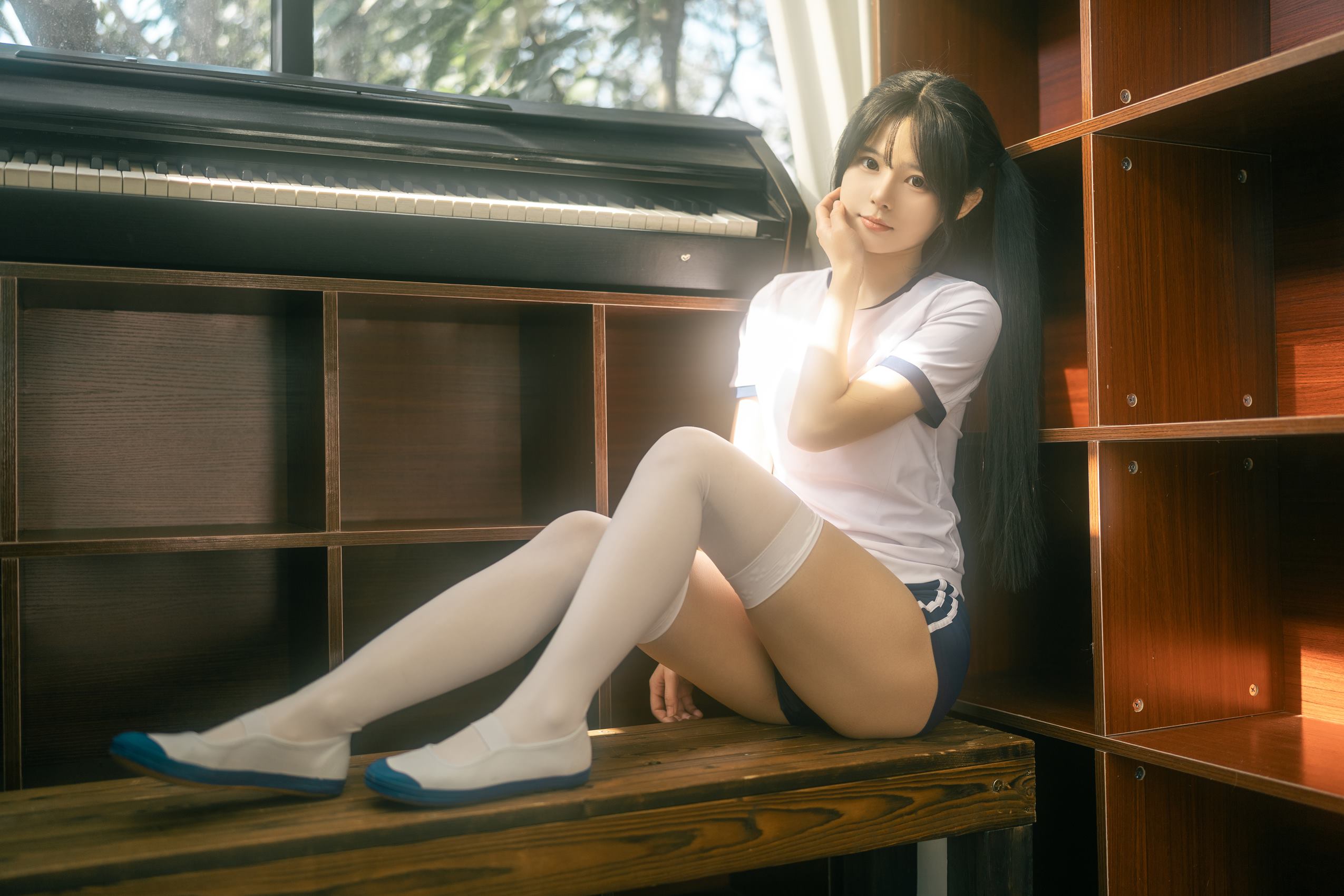 rua阮阮 - 春の更衣室-体操服[13P] - 速更版-绅士图