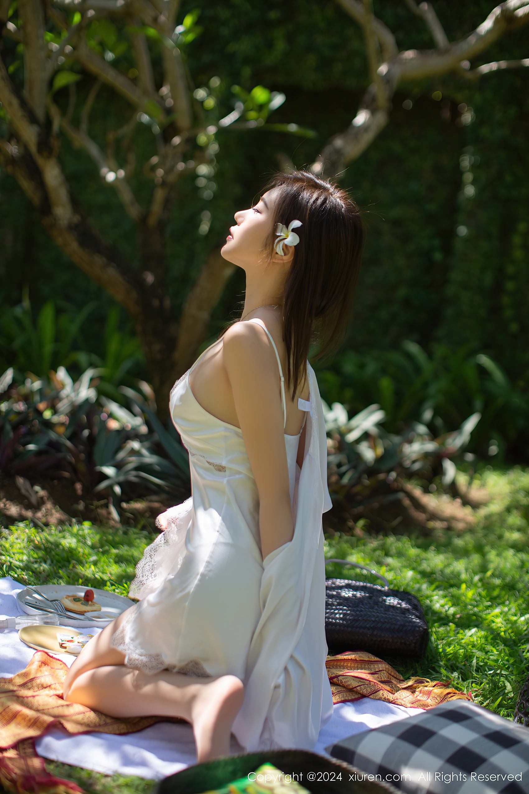 图片[13]-[Xiuren秀人网]2024.03.19 NO.8256 绮里嘉ula 夏日野餐 [24+1P] – 速更版-美库