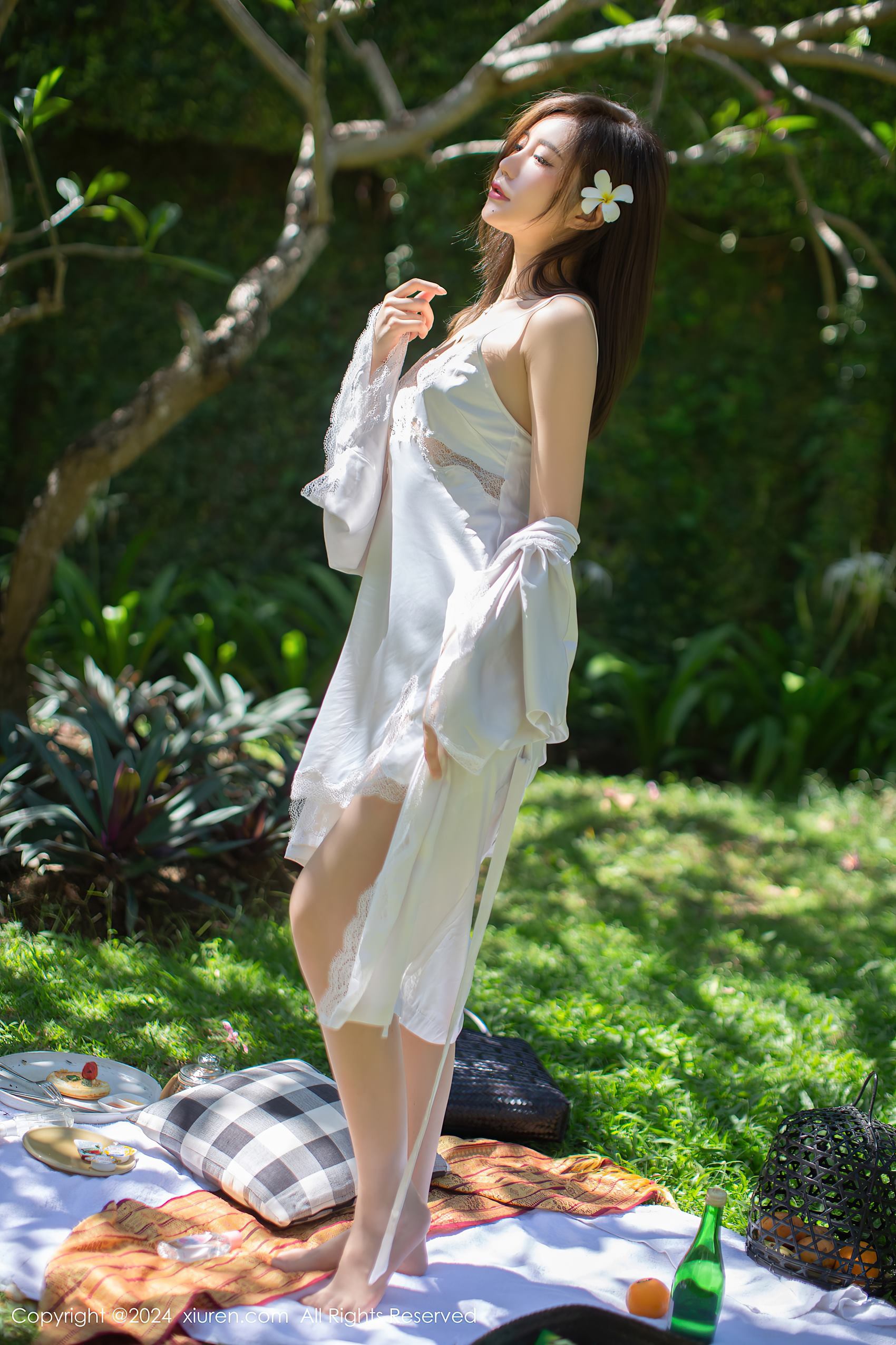 图片[20]-[Xiuren秀人网]2024.03.19 NO.8256 绮里嘉ula 夏日野餐 [24+1P] – 速更版-美库