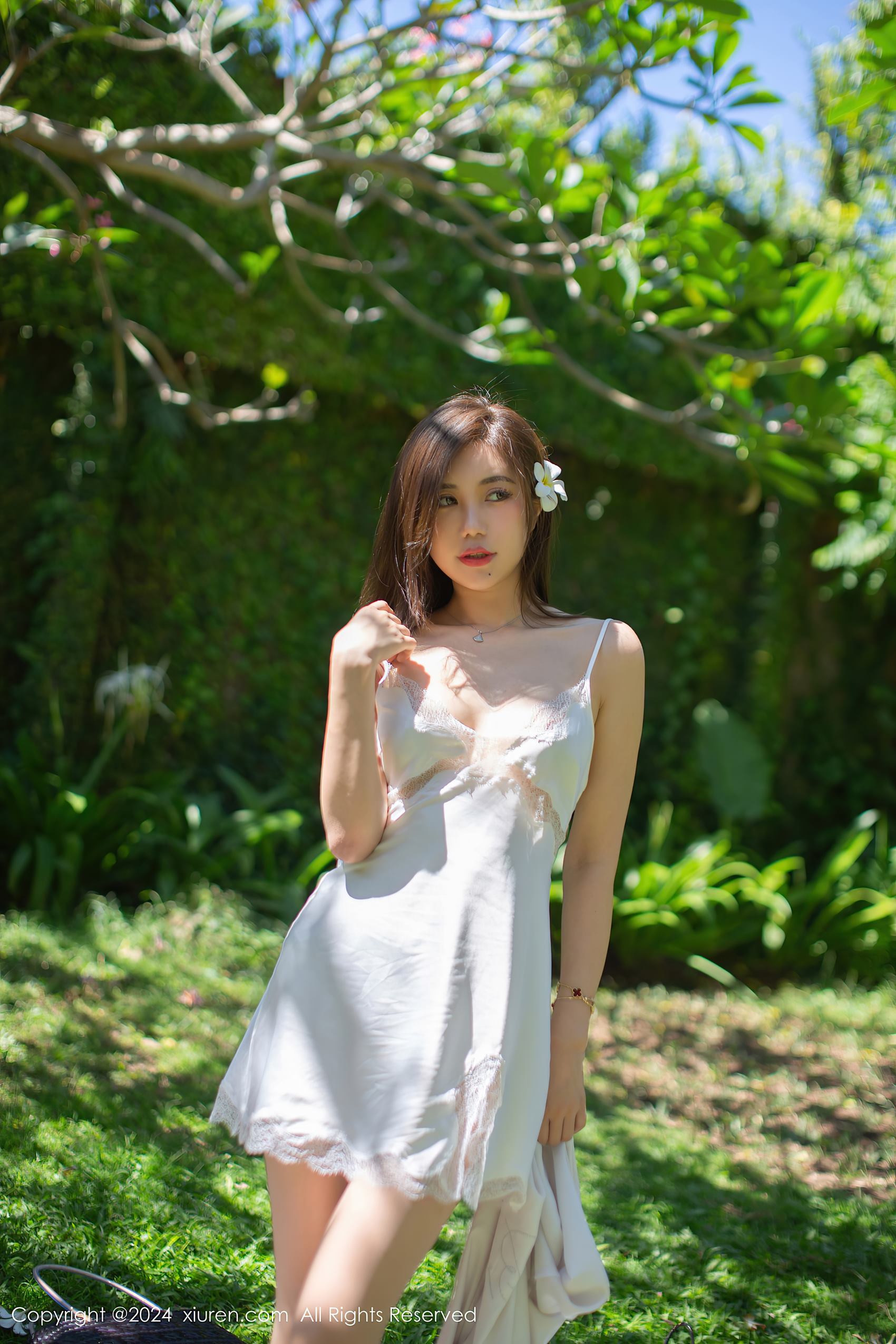 图片[22]-[Xiuren秀人网]2024.03.19 NO.8256 绮里嘉ula 夏日野餐 [24+1P] – 速更版-美库