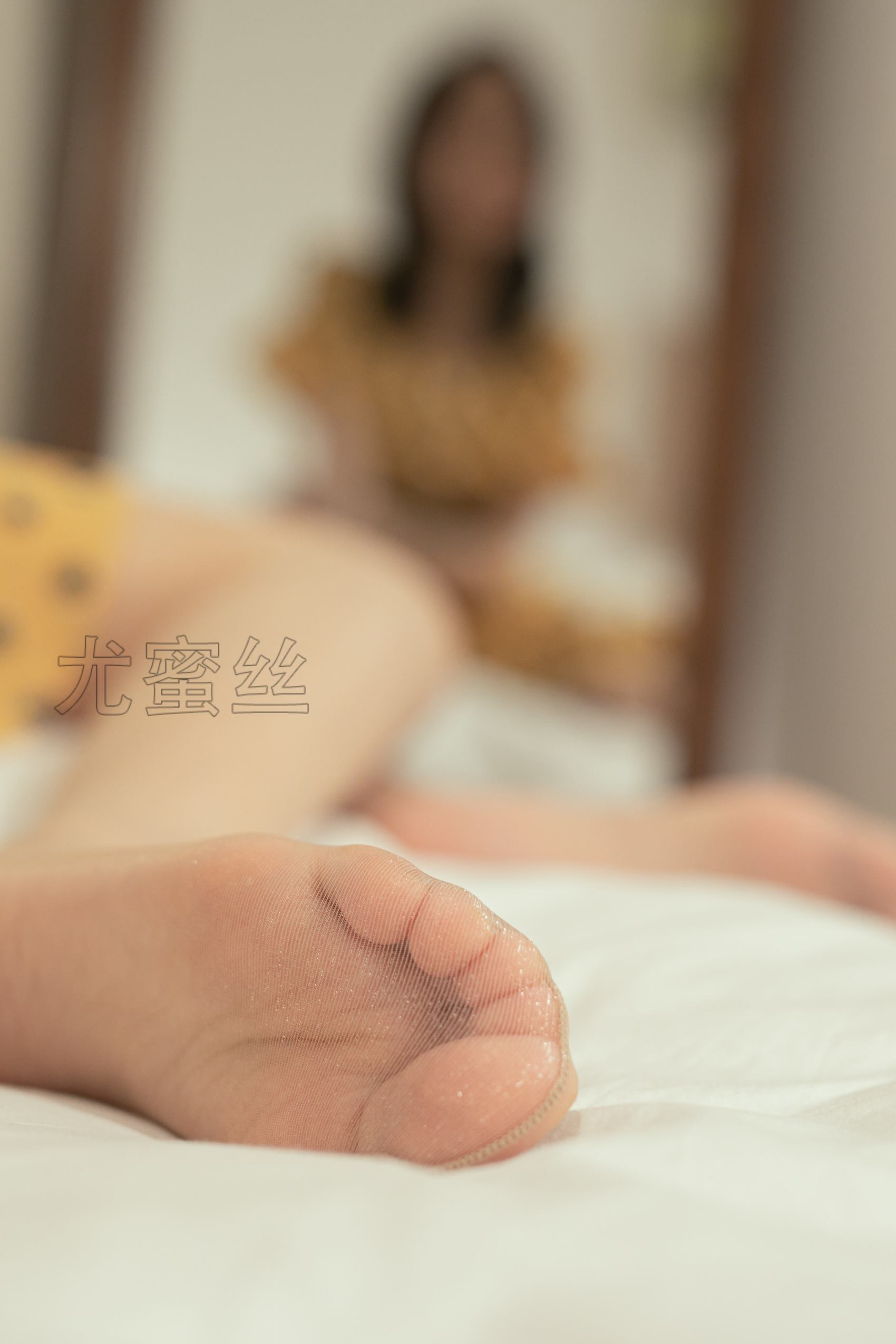 图片[14]-尤蜜丝  穿搭推广展示图集 肉丝搭配白色细高跟[137P] – 速更版-美库