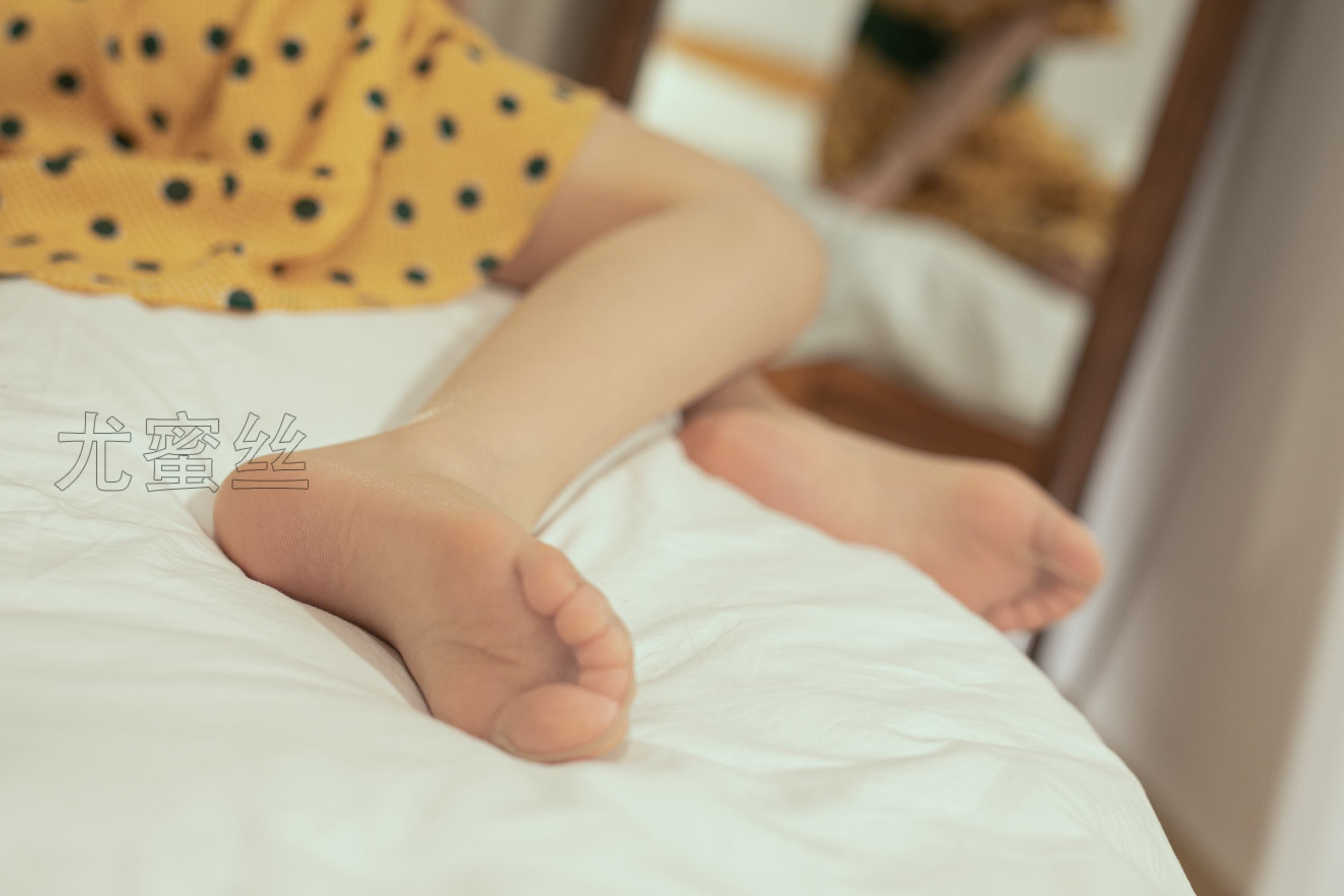 图片[15]-尤蜜丝  穿搭推广展示图集 肉丝搭配白色细高跟[137P] – 速更版-美库