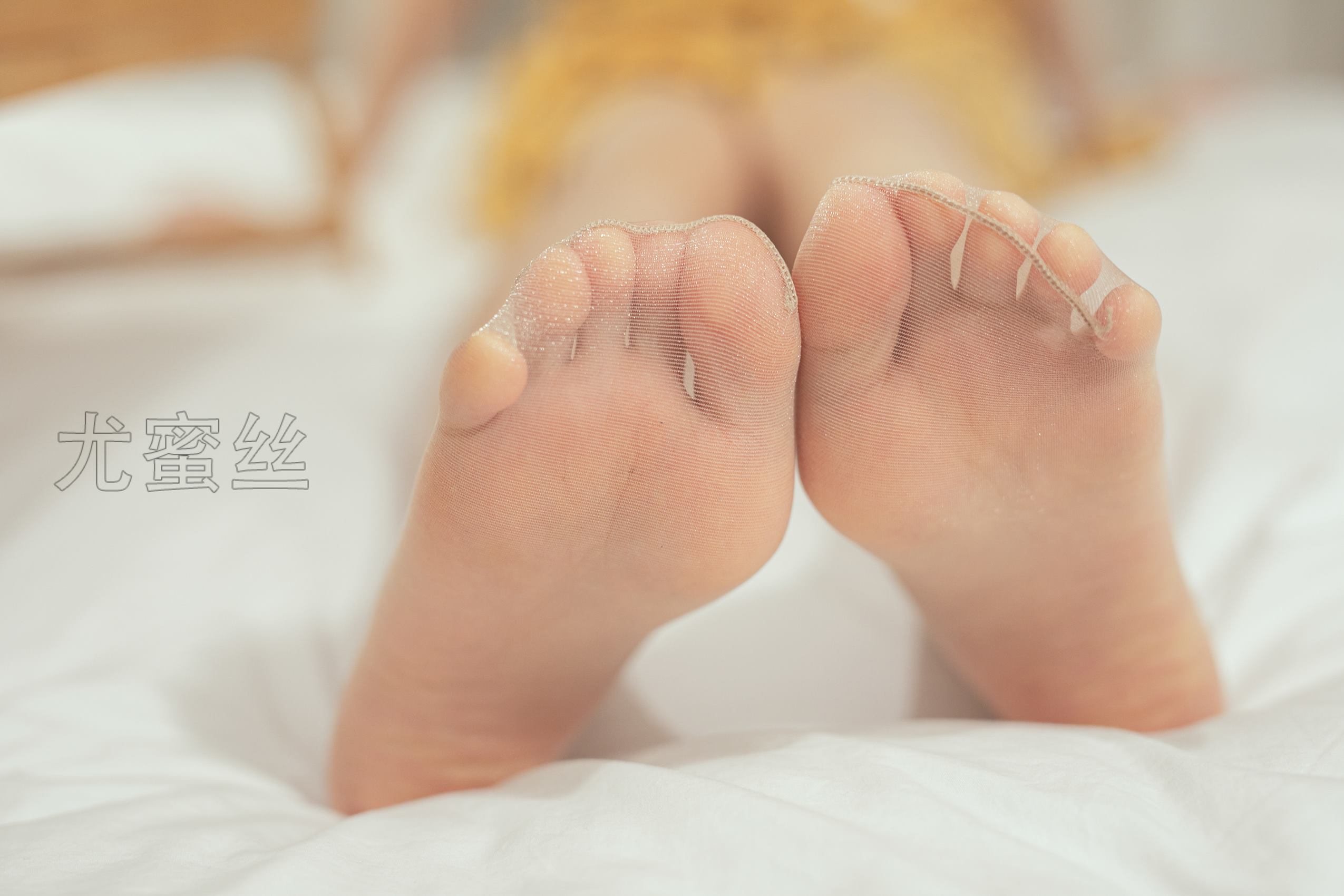 图片[19]-尤蜜丝  穿搭推广展示图集 肉丝搭配白色细高跟[137P] – 速更版-美库