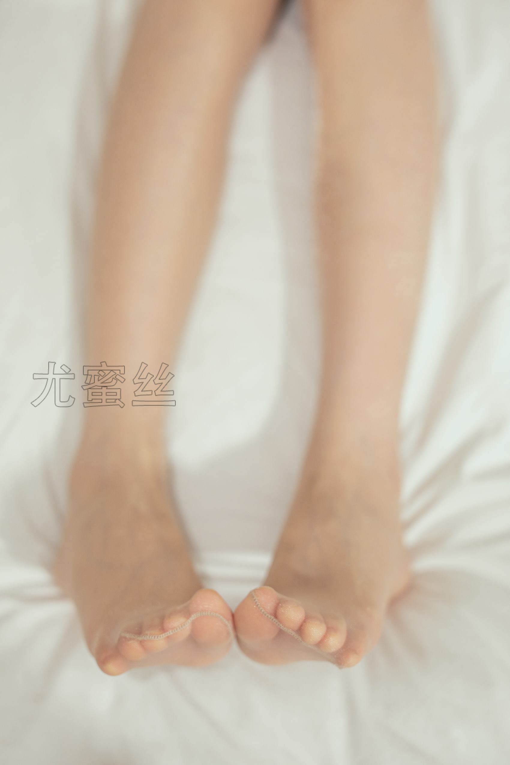 图片[20]-尤蜜丝  穿搭推广展示图集 肉丝搭配白色细高跟[137P] – 速更版-美库