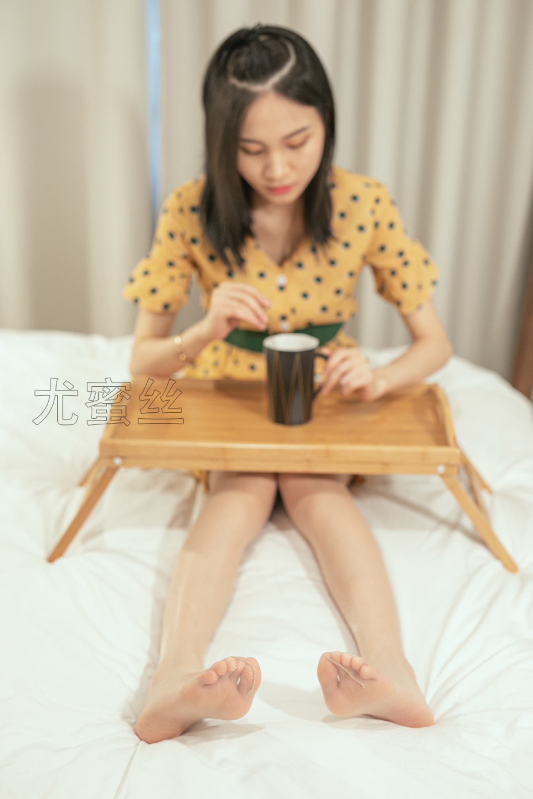 图片[26]-尤蜜丝  穿搭推广展示图集 肉丝搭配白色细高跟[137P] – 速更版-美库