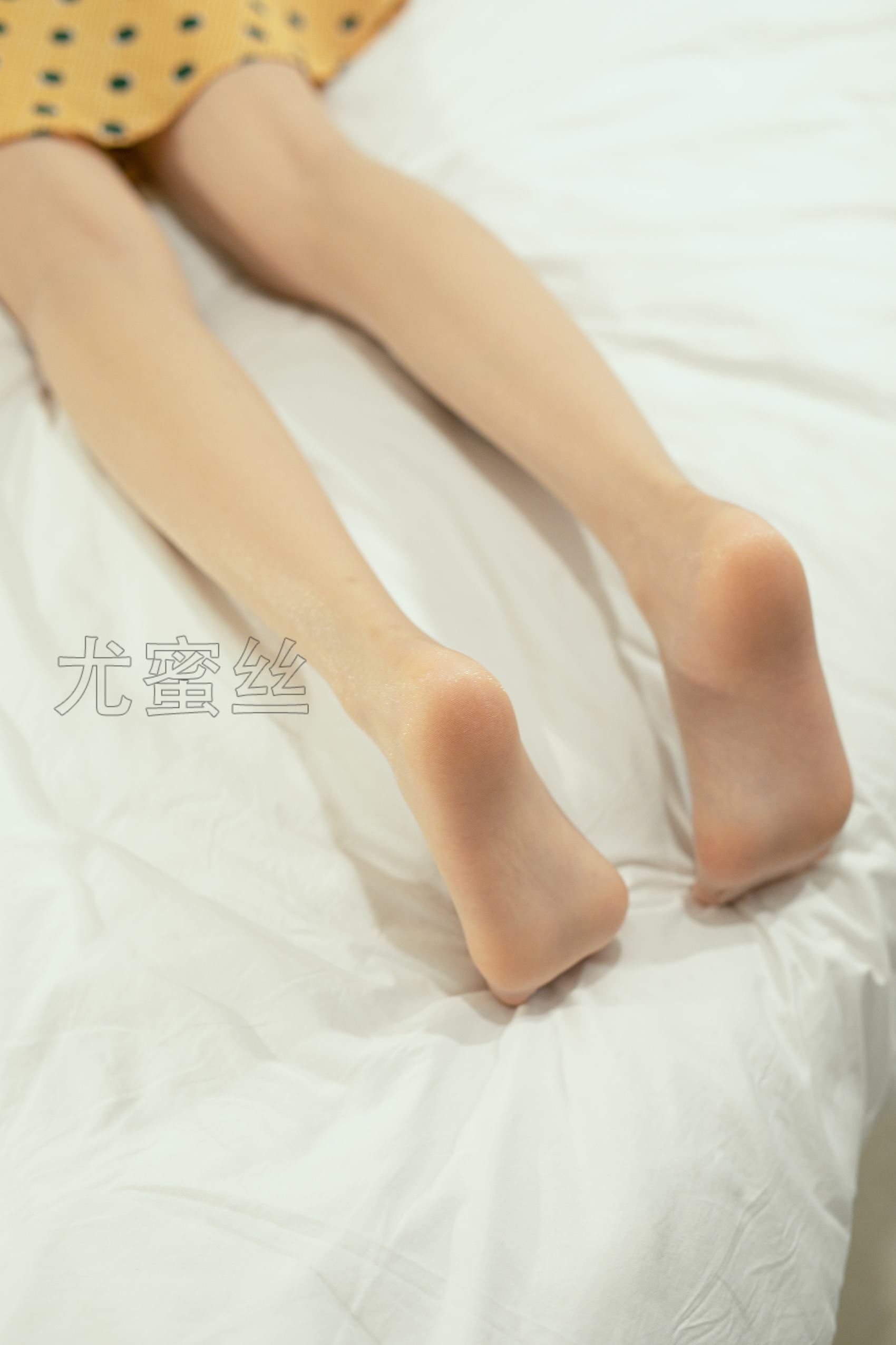 图片[41]-尤蜜丝  穿搭推广展示图集 肉丝搭配白色细高跟[137P] – 速更版-美库